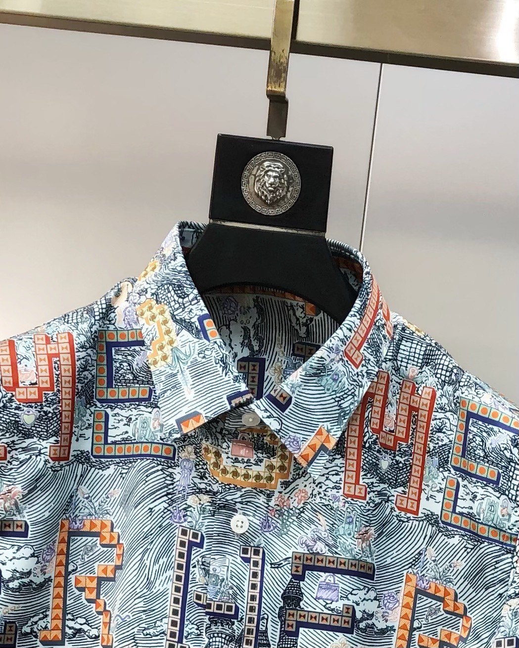 2025 Eimas H*rmes long-sleeve shirt with high-quality design, soft cotton fabric, and stylish details. Sizes S-2XL. - 图片 4