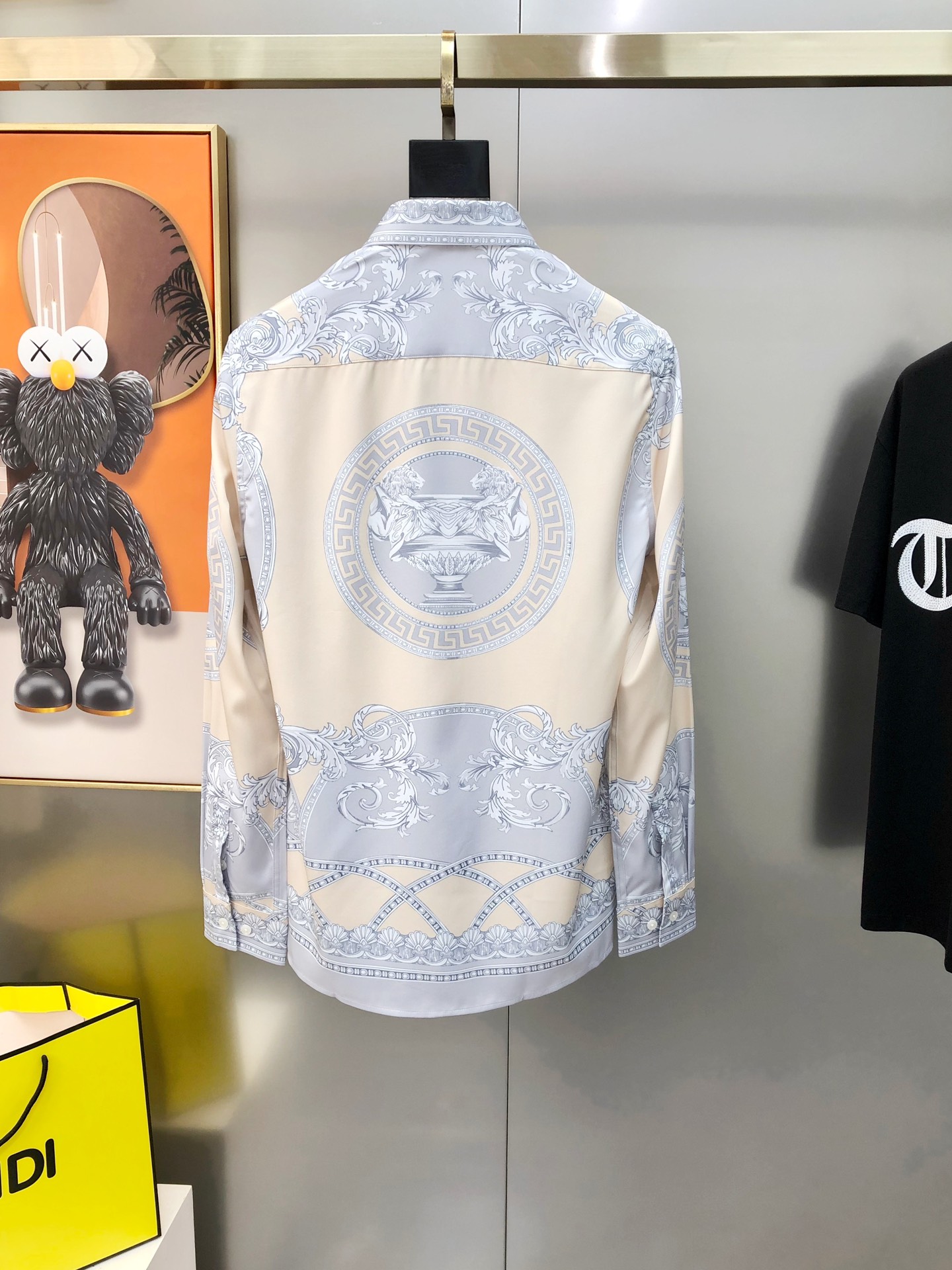 Versace 2025 Men’s Long-Sleeve Shirt: High-Quality Cotton, Unique Design, Customizable, Comfortable Fit - 图片 2