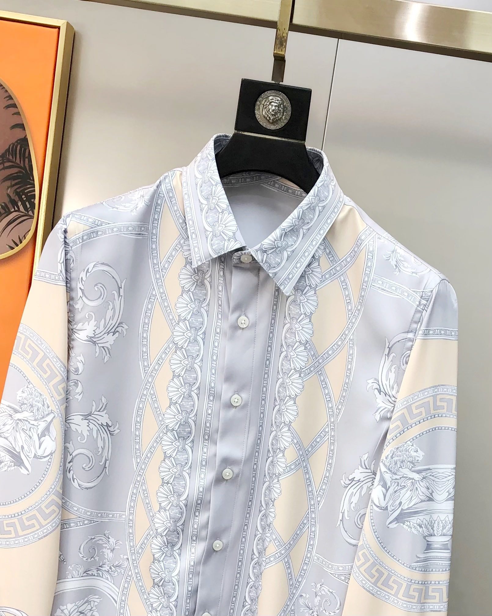 Versace 2025 Men’s Long-Sleeve Shirt: High-Quality Cotton, Unique Design, Customizable, Comfortable Fit - 图片 4