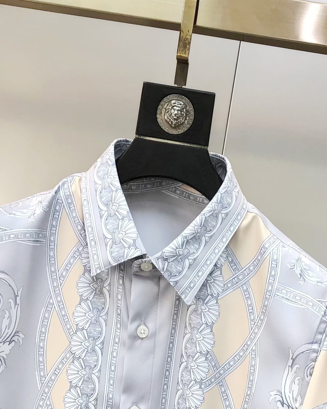 Versace 2025 Men’s Long-Sleeve Shirt: High-Quality Cotton, Unique Design, Customizable, Comfortable Fit - 图片 5