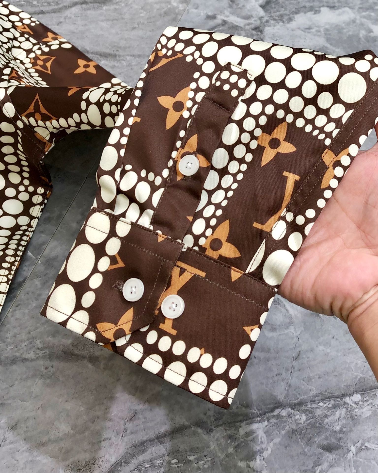 LV Louis Vuitton 205 New Long-Sleeve Shirts: High-Quality Co-Selling Fashion with Customized Designs - 图片 7