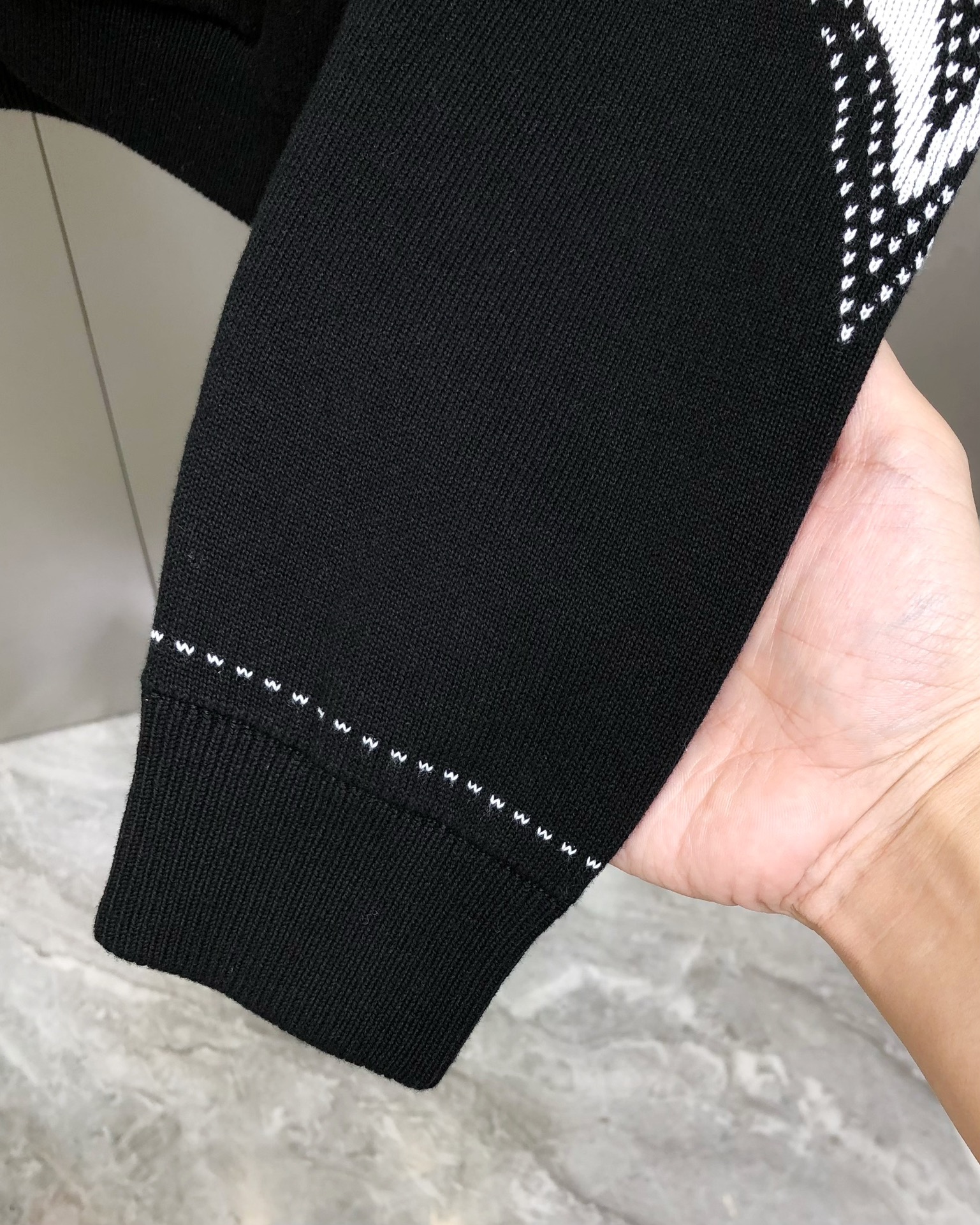 Louis Vuitton 2025 Men’s Zipper-Laced Sweaters: High-End Custom Knitwear Collection - 图片 8