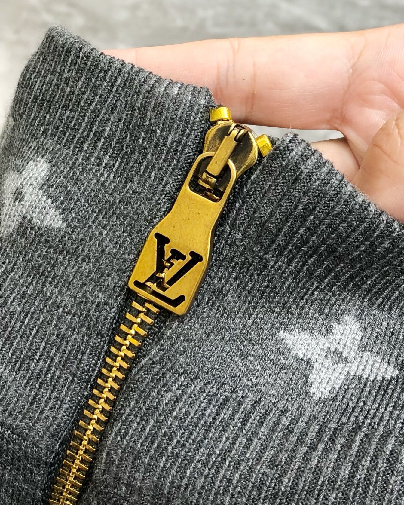 “LV Louis Vuitton New Morning & Autumn Dress Jackets: Cotton Knitting Jackets Sales, Various Sizes M-3XL” - 图片 5