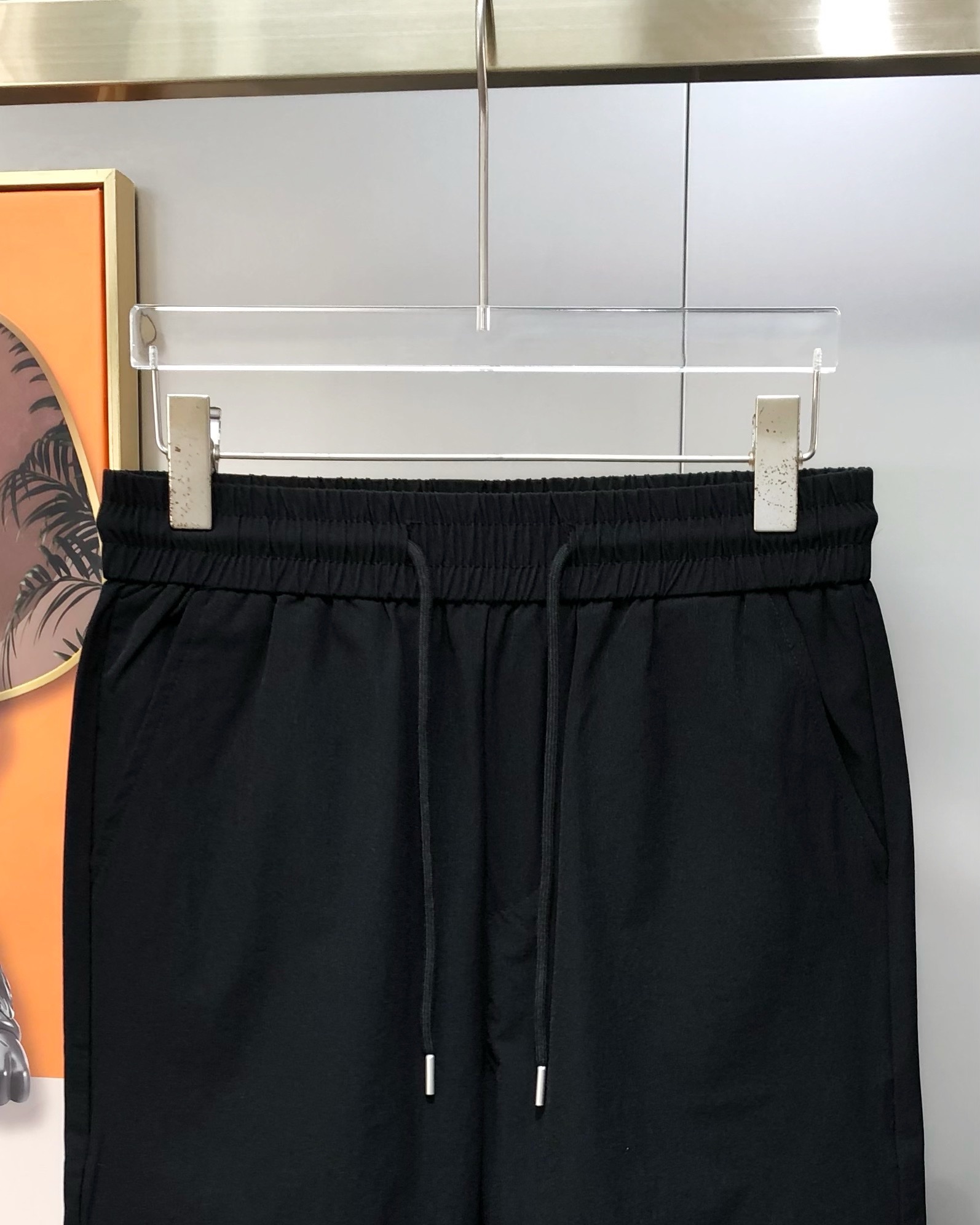 “2025 Men’s Recreational Shorts: High-End Design, Speed-Drying Fabric, Elegant & Handsome Style” - 图片 4