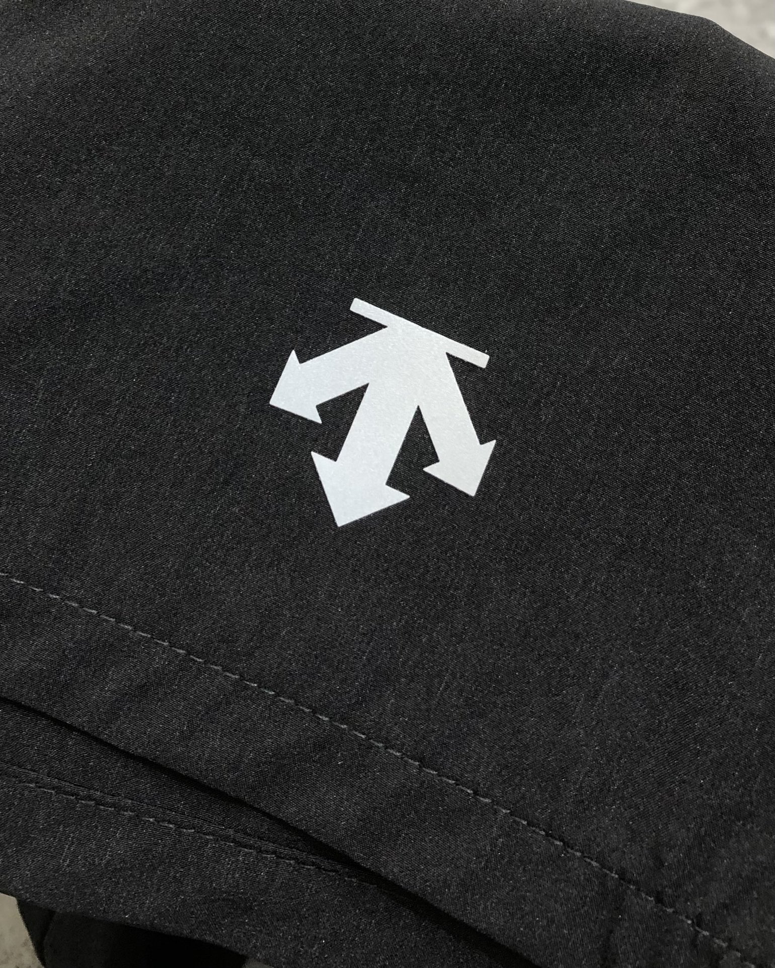 “2025 Men’s Recreational Shorts: High-End Design, Speed-Drying Fabric, Elegant & Handsome Style” - 图片 7