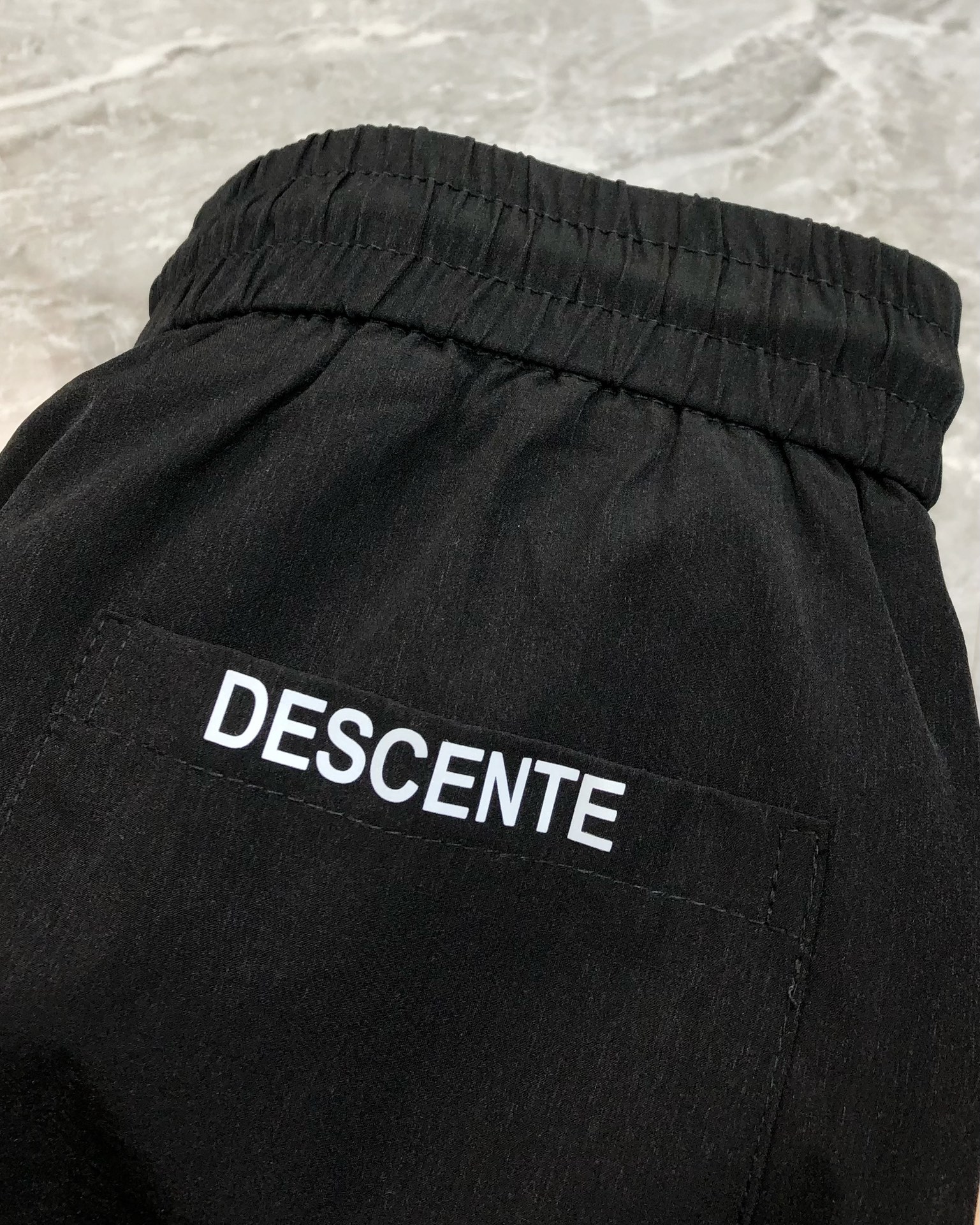 “2025 Men’s Recreational Shorts: High-End Design, Speed-Drying Fabric, Elegant & Handsome Style” - 图片 8