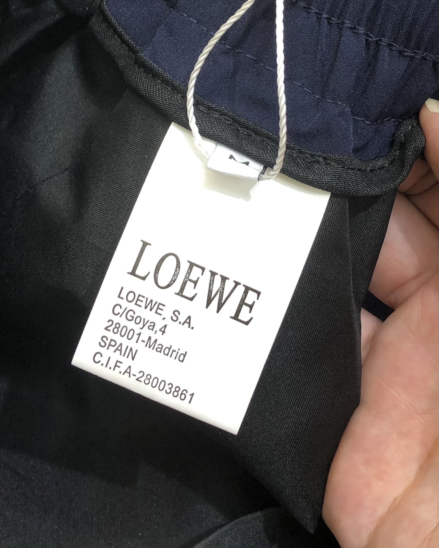 Title: P528 L*EWE Male Recreational Shorts 2025 Collection Overview Summary: New high-end male shorts for 2025 with unique design, polyester fabric, netted style - 图片 9