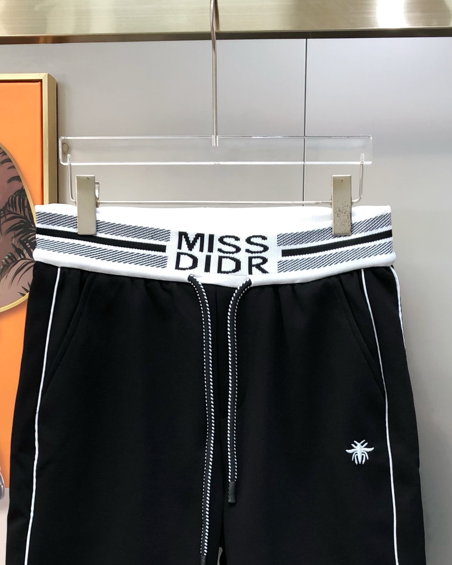 “2025 Men’s Recreational Shorts: High-End Custom Design with Stereo Embroidery and Little Bee Logo” - 图片 3