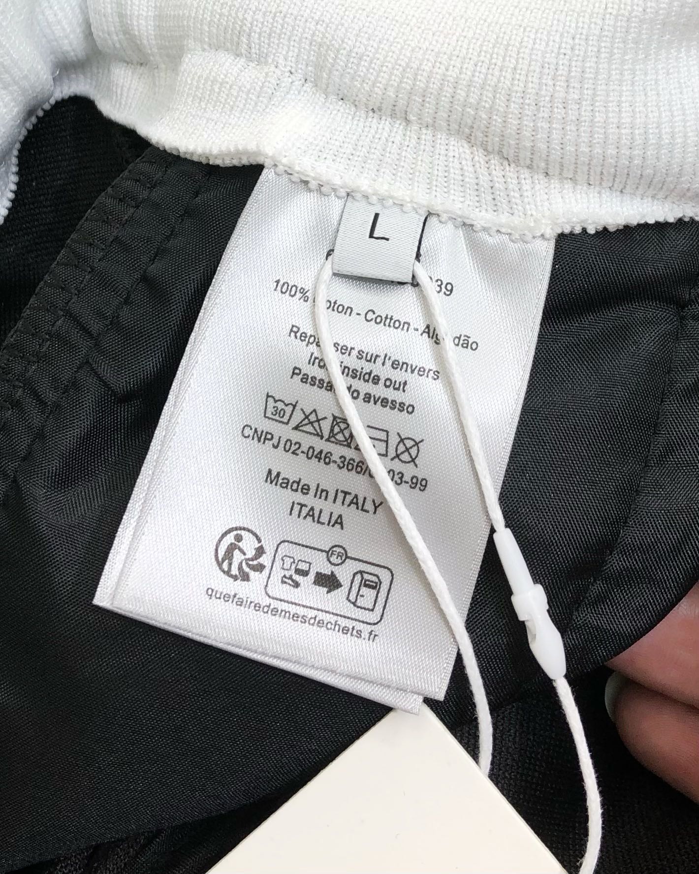 “2025 Men’s Recreational Shorts: High-End Custom Design with Stereo Embroidery and Little Bee Logo” - 图片 8