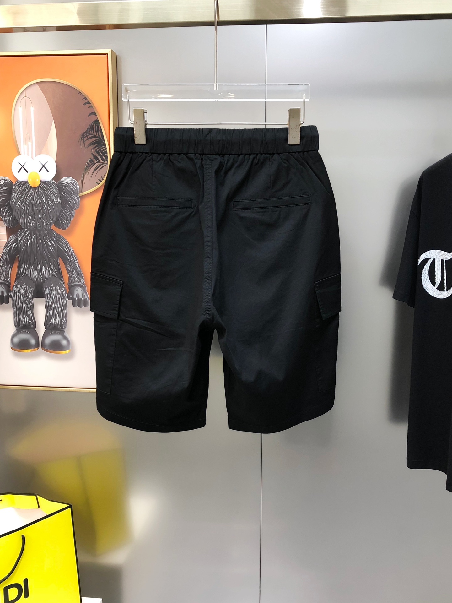 “2025 Men’s Recreational Shorts: Embroidered Logo Design, 100% Polyester, Elegant & Handsome, Size S-2XL” - 图片 2