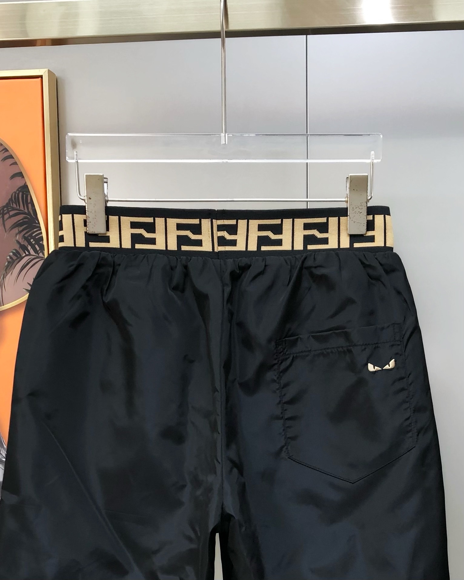 “Spring & Summer 2025 Men’s Leisure Shorts: High-End Custom Design with Fashion Embroidery Logo” - 图片 4