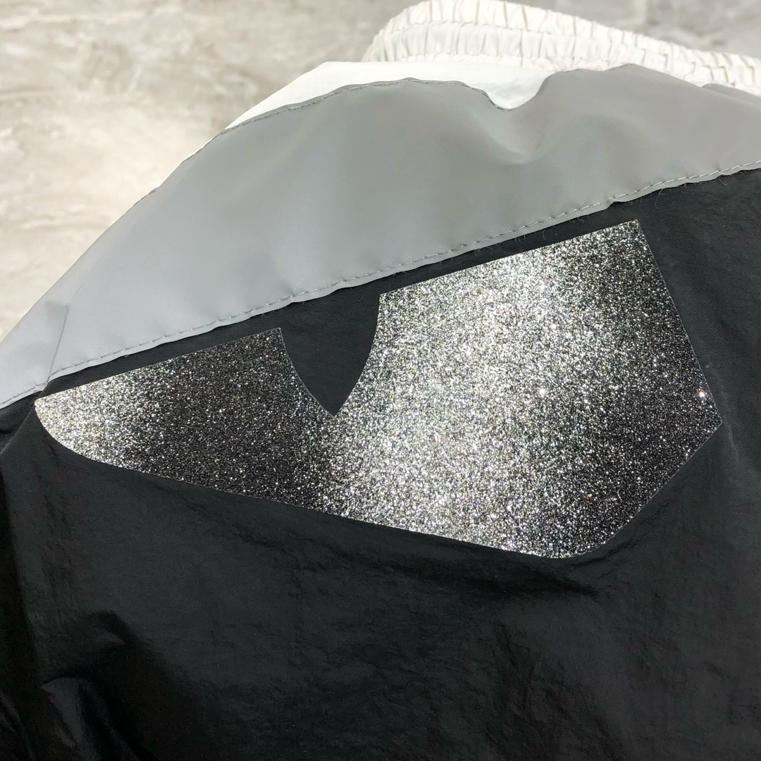 “Spring/Summer 2025 High-End Tailoring: Retro-Reflective Gel Logo Embroidery Design & Polyester Dryware” - 图片 7