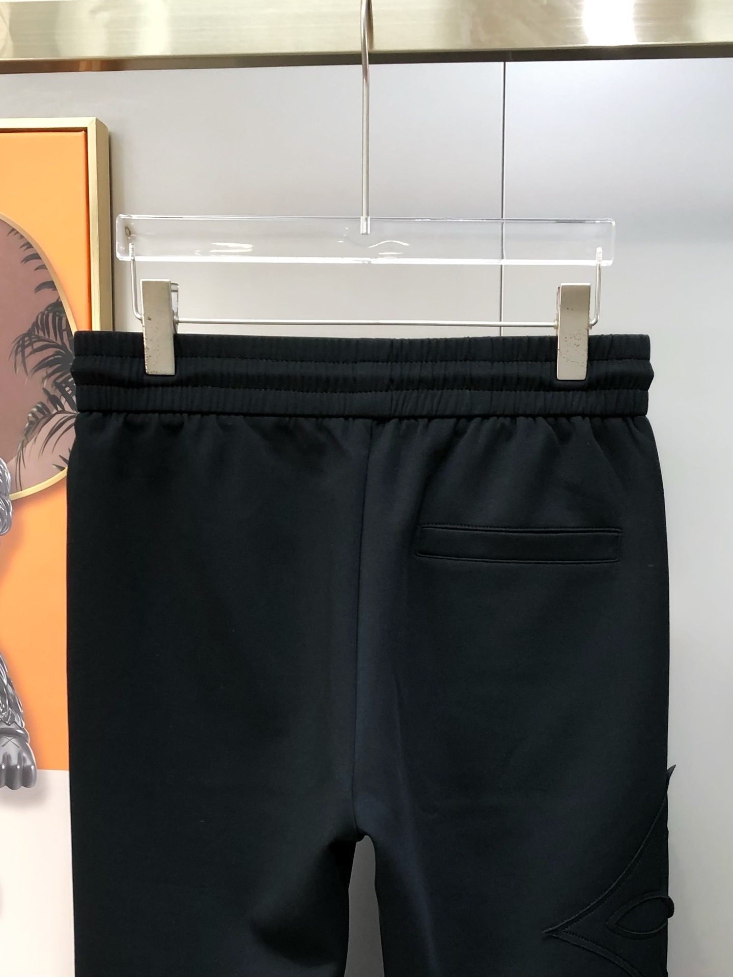 “Louis Vuitton P552 LV Men’s Loafers Spring Summer 2025 Collection with Custom Embroidery” - 图片 5