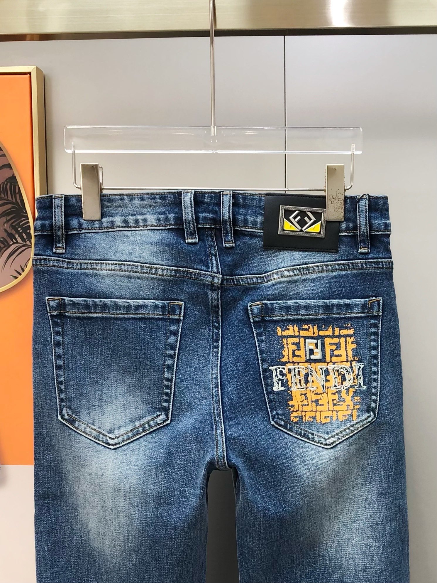 “Spring/Summer 2025 Short-Legged Jeans by P600 F.D. Findi: Custom Embroidery Logo, Pure Cotton, High Quality” - 图片 5