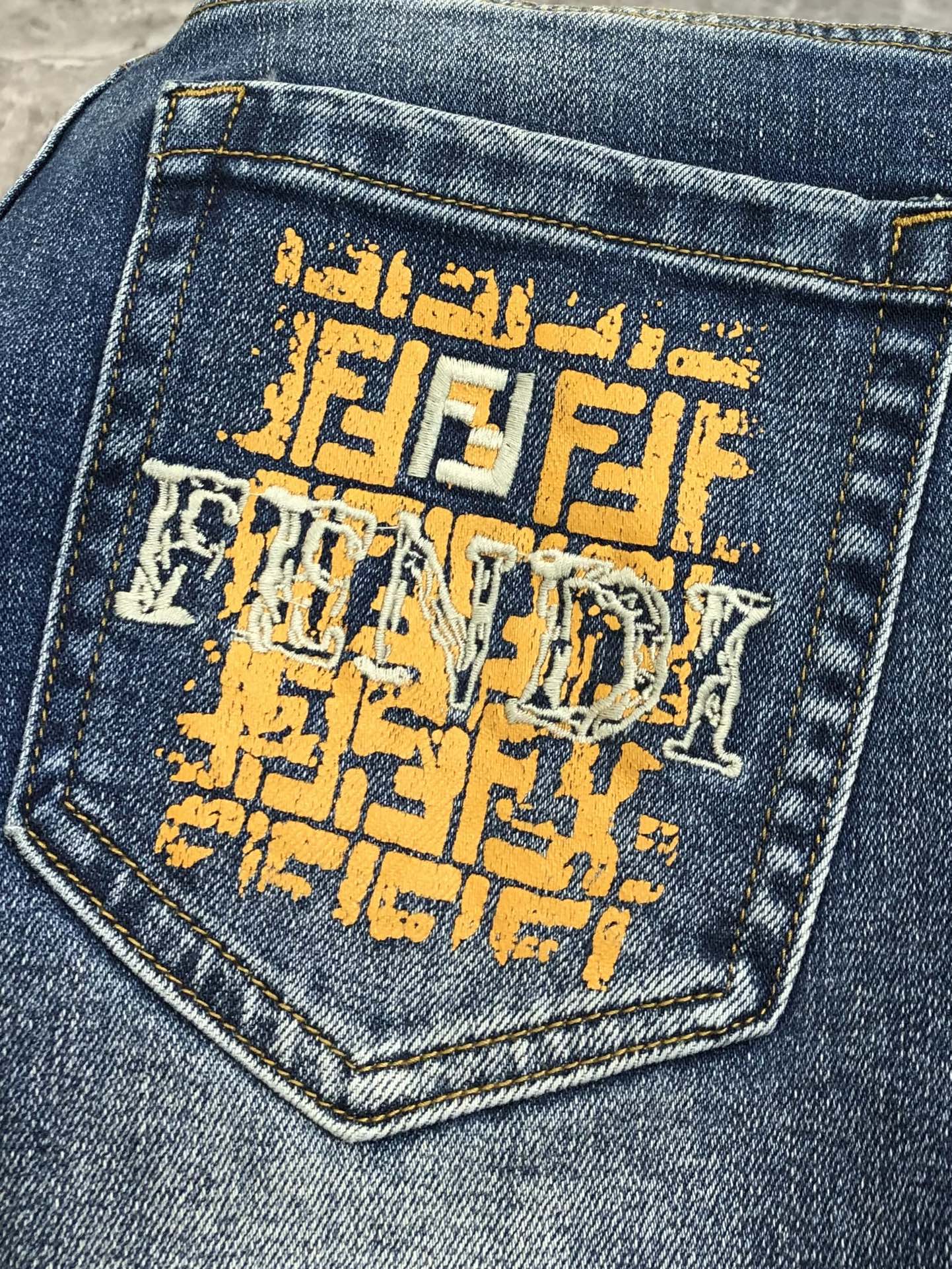 “Spring/Summer 2025 Short-Legged Jeans by P600 F.D. Findi: Custom Embroidery Logo, Pure Cotton, High Quality” - 图片 8