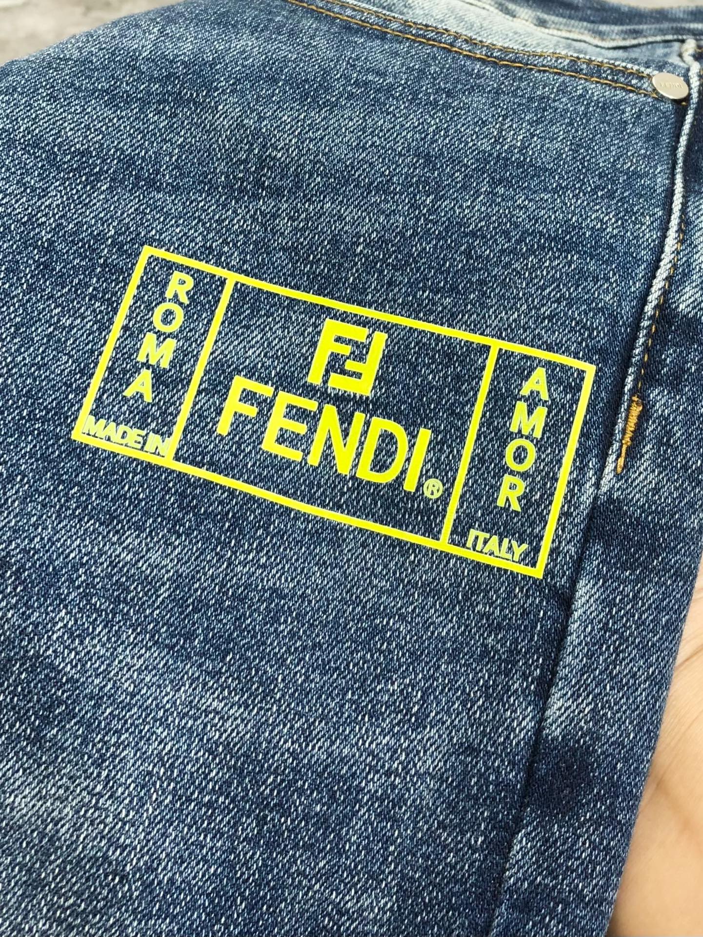 “Spring/Summer 2025 Short-Legged Jeans by P600 F.D. Findi: Custom Embroidery Logo, Pure Cotton, High Quality” - 图片 7