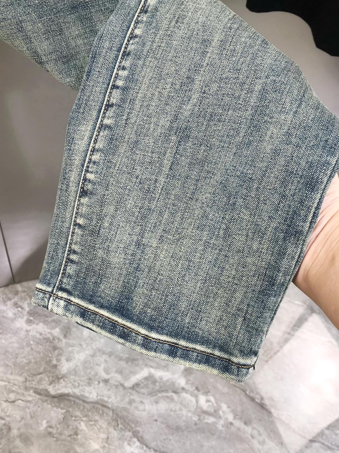 “2025 Louis Vuitton High-End Custom Jeans: Online Sync, Exclusive Design, Cosmopolitan Style, Size 28-38” - 图片 9