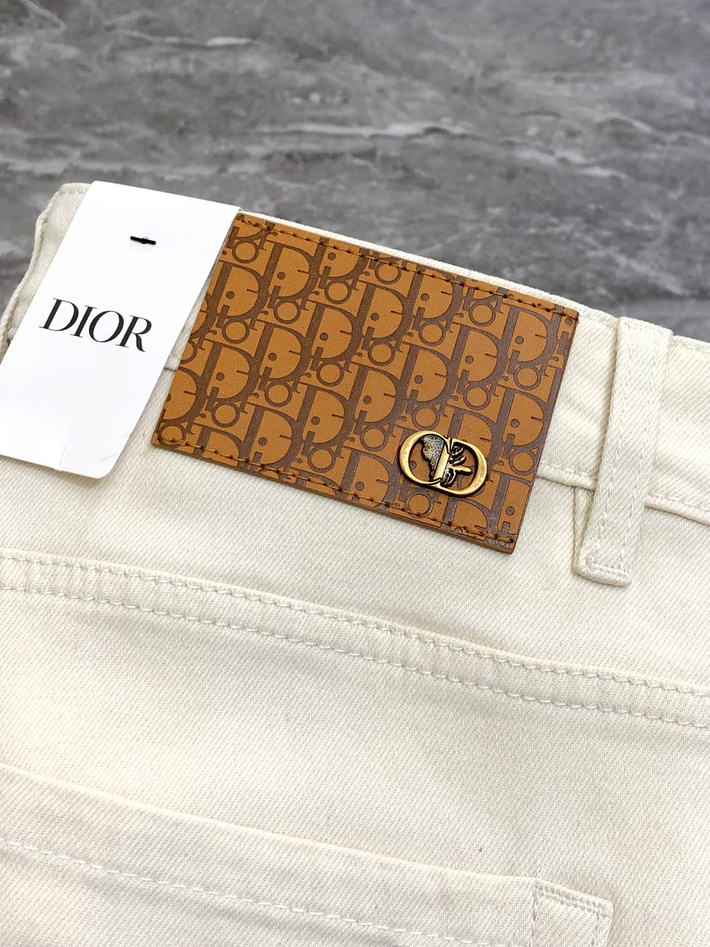 High-end custom P600 D*or Dio 2025 fashion with unique logo design, fine cotton fabrics, and various sizes available. - 图片 7