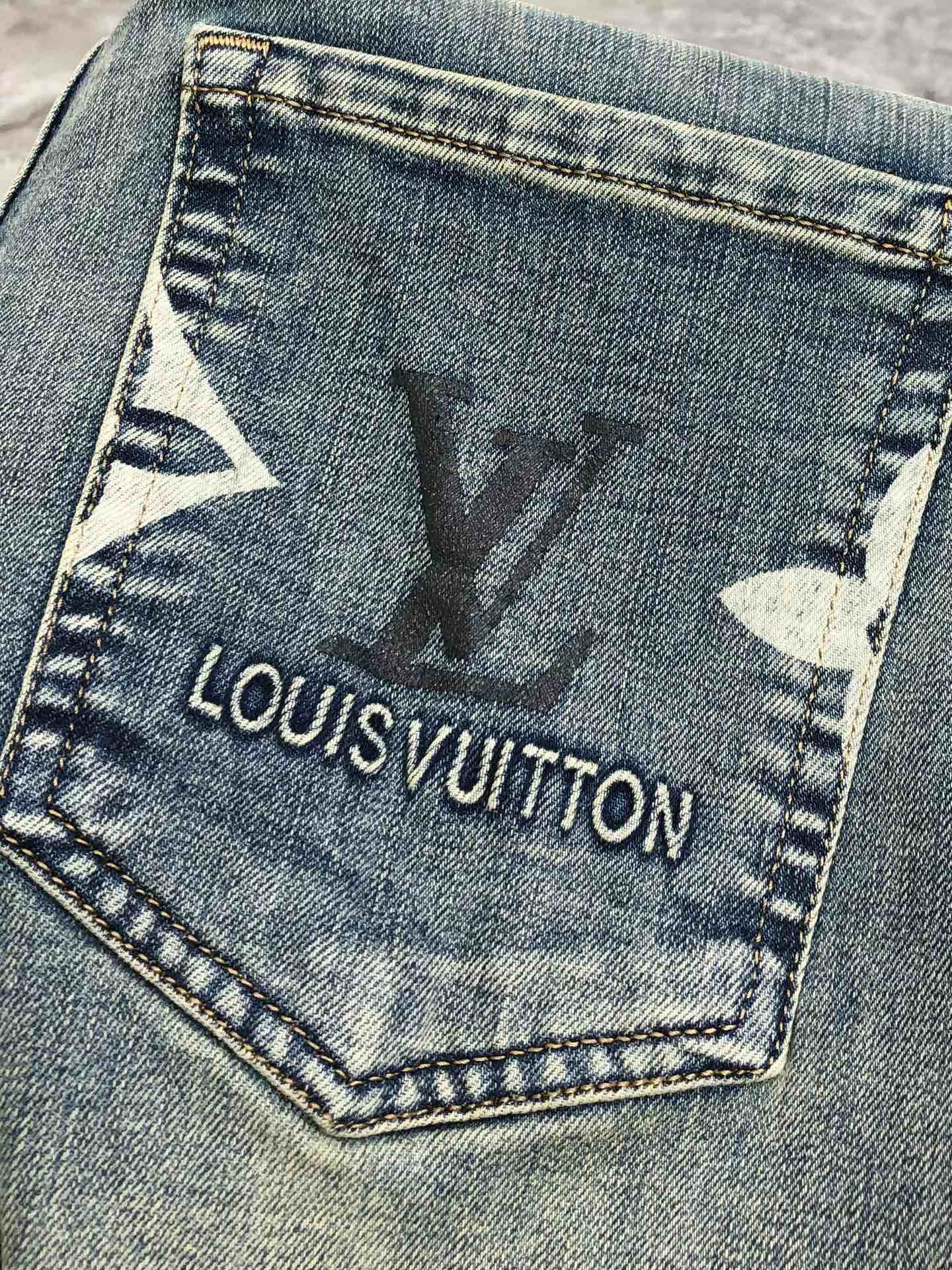 Louis Vuitton Spring Summer 2025 Short-Legged Jeans: High-End Custom Fashion with Platinum Bag-Printed Gel Logo - 图片 8