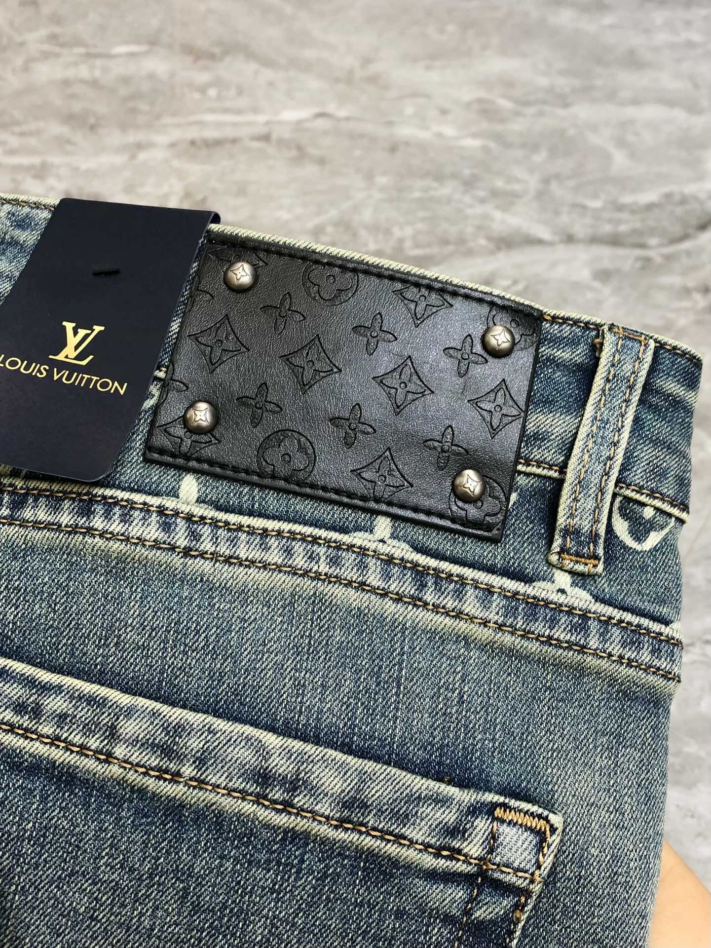 Louis Vuitton Spring Summer 2025 Short-Legged Jeans: High-End Custom Fashion with Platinum Bag-Printed Gel Logo - 图片 7