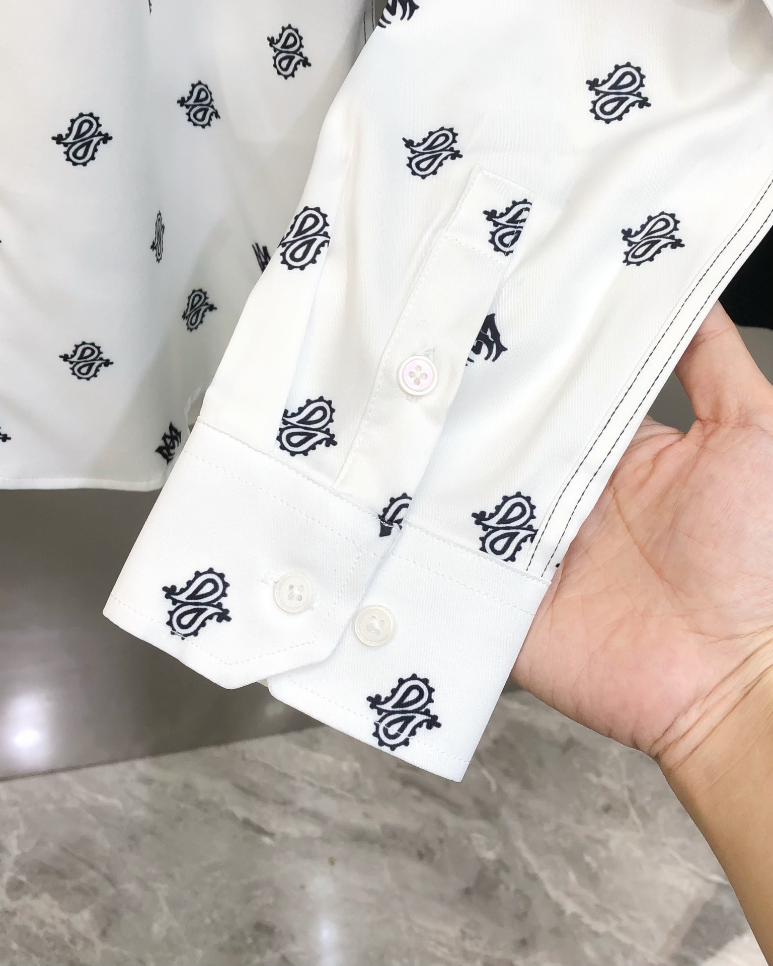 “DG Dugabana’s New Double-Sleeved Shirt Collection in Soft-Sweet Skin Fabric Sizes S-2XL” - 图片 5