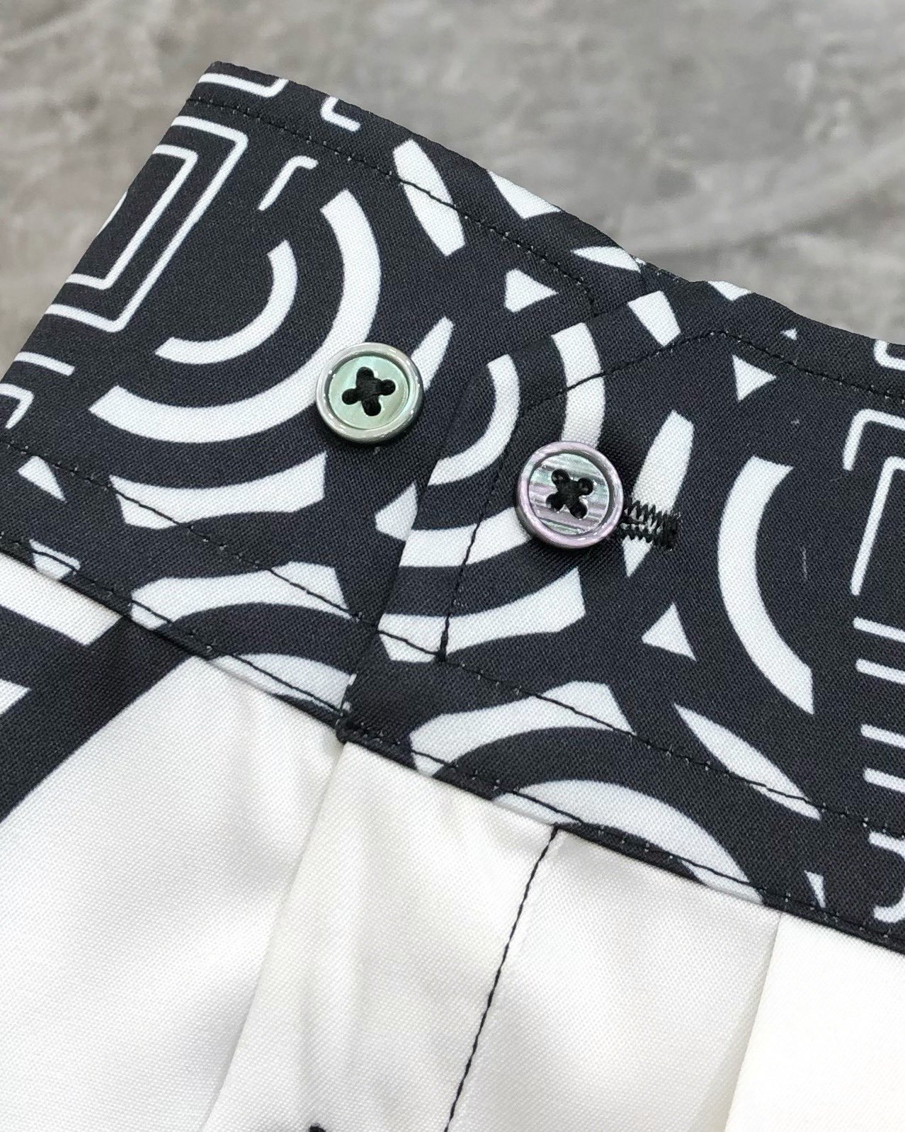 “High-End Men’s Long-Sleeve Shirt with Digital Printing Logo Design and Customized Cotton Fabrics” - 图片 8