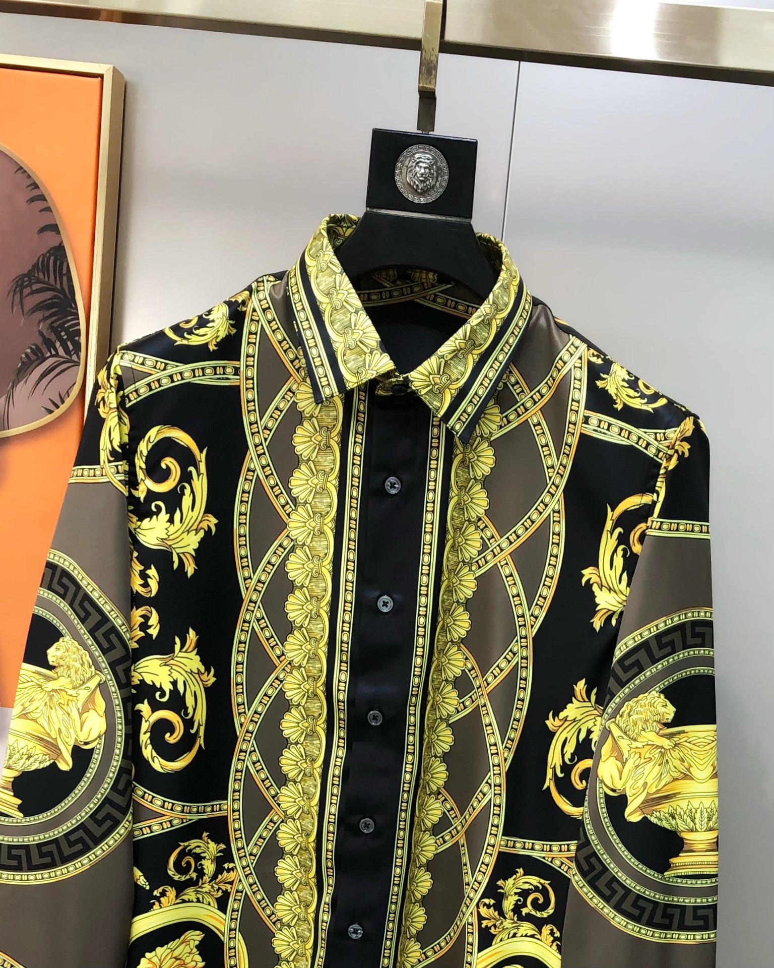 “Versace Van Sage 2025 Men’s Long-Sleeve Shirt: High-quality fashion with digital logo, original buttons, soft cotton.” - 图片 4