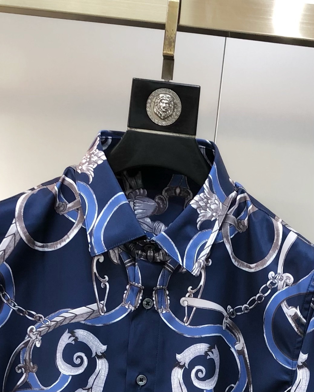 Title: High-Quality Men’s Shirts by P576 H*rmes Summary: P576 H*rmes offers premium men’s shirts with custom designs, soft fabrics, and fine craftsmanship - 图片 4