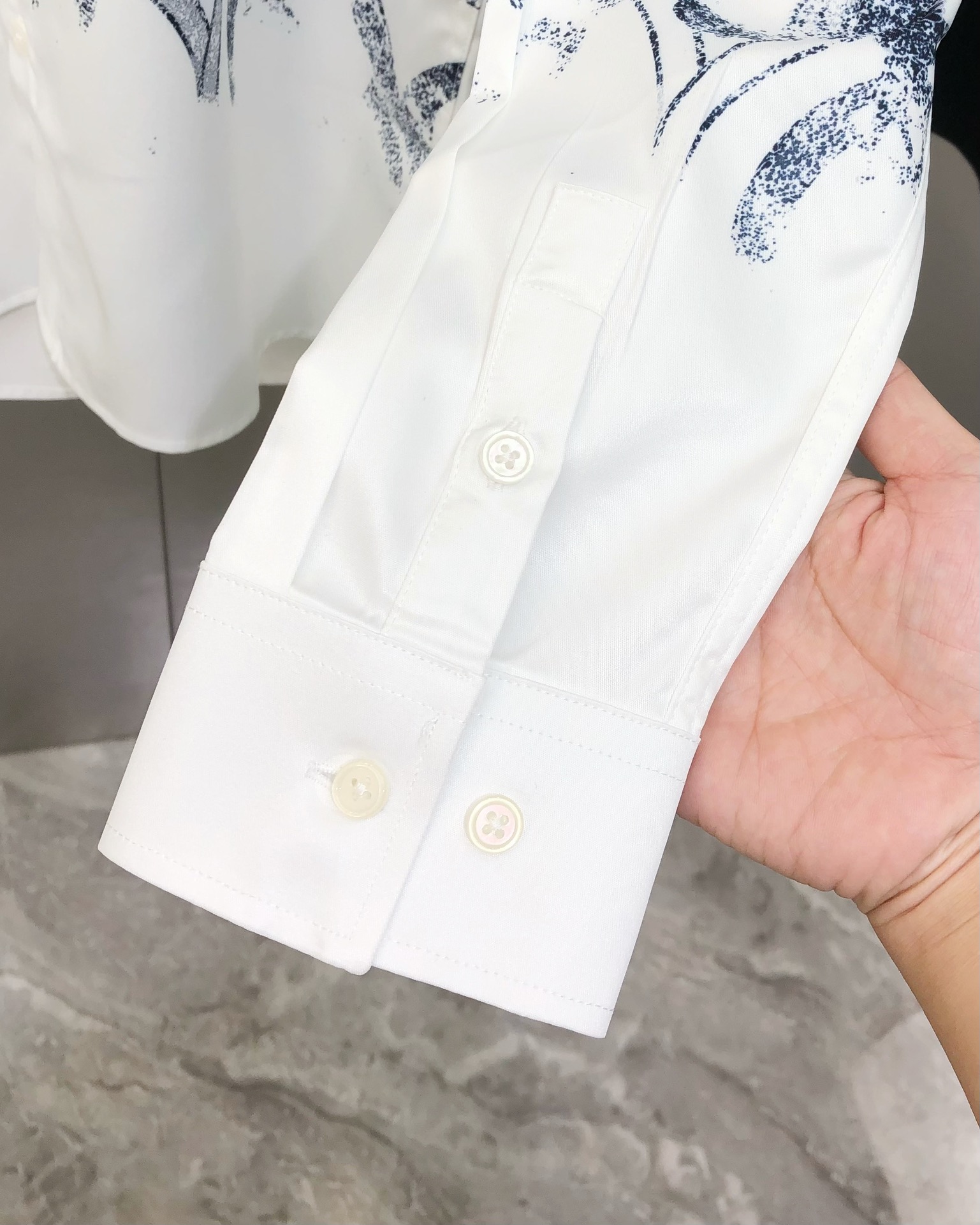 “High-Quality Men’s Shirt with Custom Design and Comfortable Fabric” - 图片 6