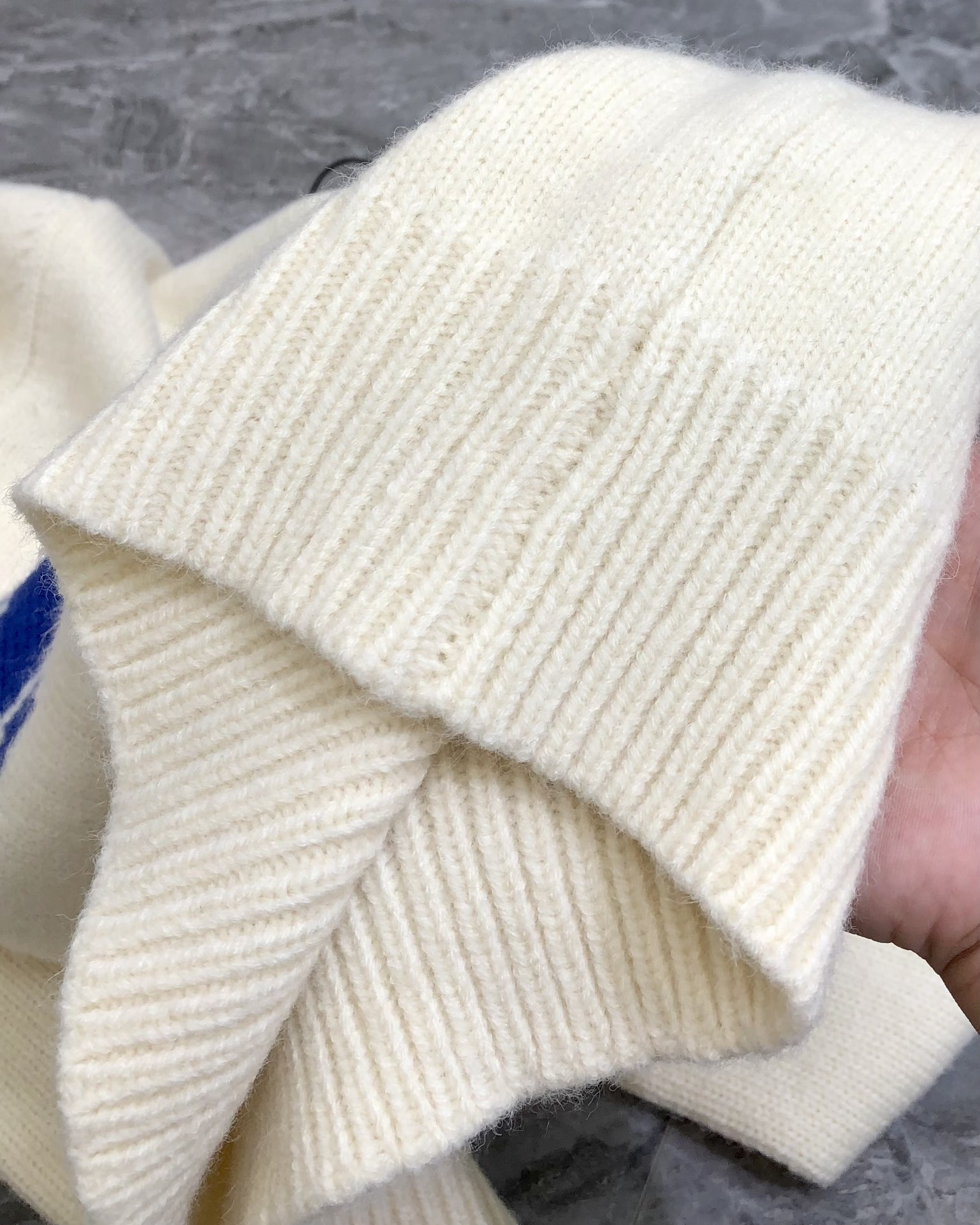 “High-End Men’s Sweaters 2025: Premium Quality Fabrics, Custom Designs, and Top Brand Materials” - 图片 7