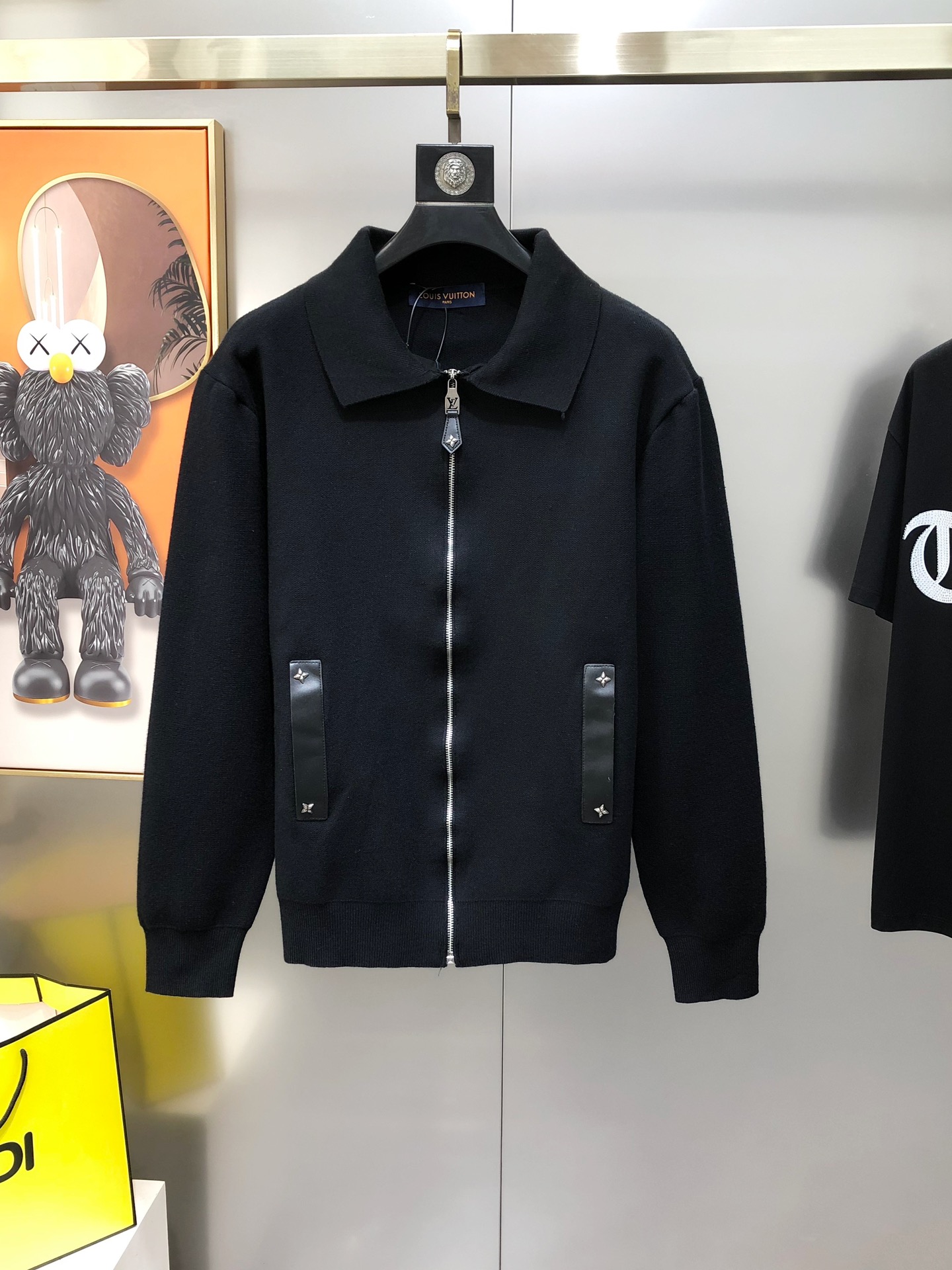 “2025 Louis Vuitton Dress: Knitted Zipper, Platinum Accents, Custom Fabric, Gold Details”