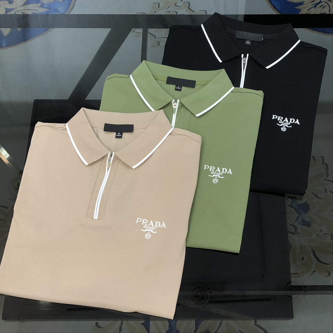 NO:537499,P*ADA Prada Spring and Summer New Original Single Men's Lapel Polo Shirt Short Sleeve T-shirt High-end Customization Simple and Fashionable and versatile Hot Chest Three-dimensional Embroidered Letter Logo Design Customized imported beaded pure cotton fabric Comfortable, breathable, high-grade and textured, simple and generous, stylish and unique, casual and casual upper body, handsome and stylish, showing the temperament of a big brand. Size M-3XL (maximum wearable about 185 catties. Please report height and weight to place an order) Ship the next day 3 colors available, prada, T-shirt,tees, t-shirt,alexander wang19860909P*ADA 普拉哒春夏新款原单男士翻领Polo衫短袖T恤 高端定制 简洁时尚百搭爆款胸前立体刺绣字母logo设计 定制进口珠地纯棉面料 穿着舒适 透气 档次高很有质感 简单大方得体 时尚不失个性 上身休闲随性 帅气有型 彰显大牌气质.尺码M-3XL（最大可穿185斤左右 下单请报身高体重) 隔天出货 3色可选,,prada,T-shirt,tees，t-shirt,alexander wang,Men's clothing