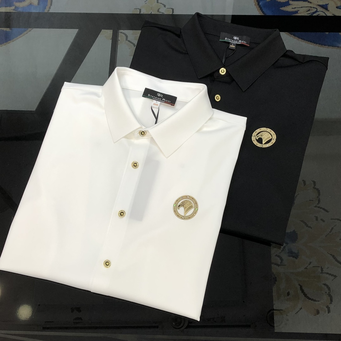 NO:729084,Supports exchange after the end of the year. Stephen's 2025 early autumn new men's original casual long-sleeved shirt is available simultaneously on the official website. Simple, fashionable and versatile, high-end quality seamless cutting edge, rubber logo printed on the chest and printed letter design on the back collar. Customized imported nylon tencel cotton fabric, high elasticity, no wrinkles, customized hardware accessories, comfortable to wear, breathable, high-grade and textured, simple and decent, fashionable without losing personality, casual and handsome upper body.  Shows the temperament of a big brand. Sizes M-4XL (can wear up to about 195 pounds. Please state your height and weight when placing an order). Ships the next day. Black, white, shirts,19860909支持年后退换 史蒂芬2025早秋新款男士原单休闲长袖衬衫 官网同步发售 简洁时尚百搭 高端品质无缝切割包边 胸前印胶logo后背领上印字母设计 定制进口锦氨天丝棉面料 弹力大 不起皱 定制五金辅料 穿着舒适 透气 档次高很有质感 简单大方得体 时尚不失个性 上身休闲随性 帅气有型 彰显大牌气质.尺码M-4XL（最大可穿195斤左右 下单请报身高体重)隔天出货 黑色 白色,,shirts,,Men's clothing