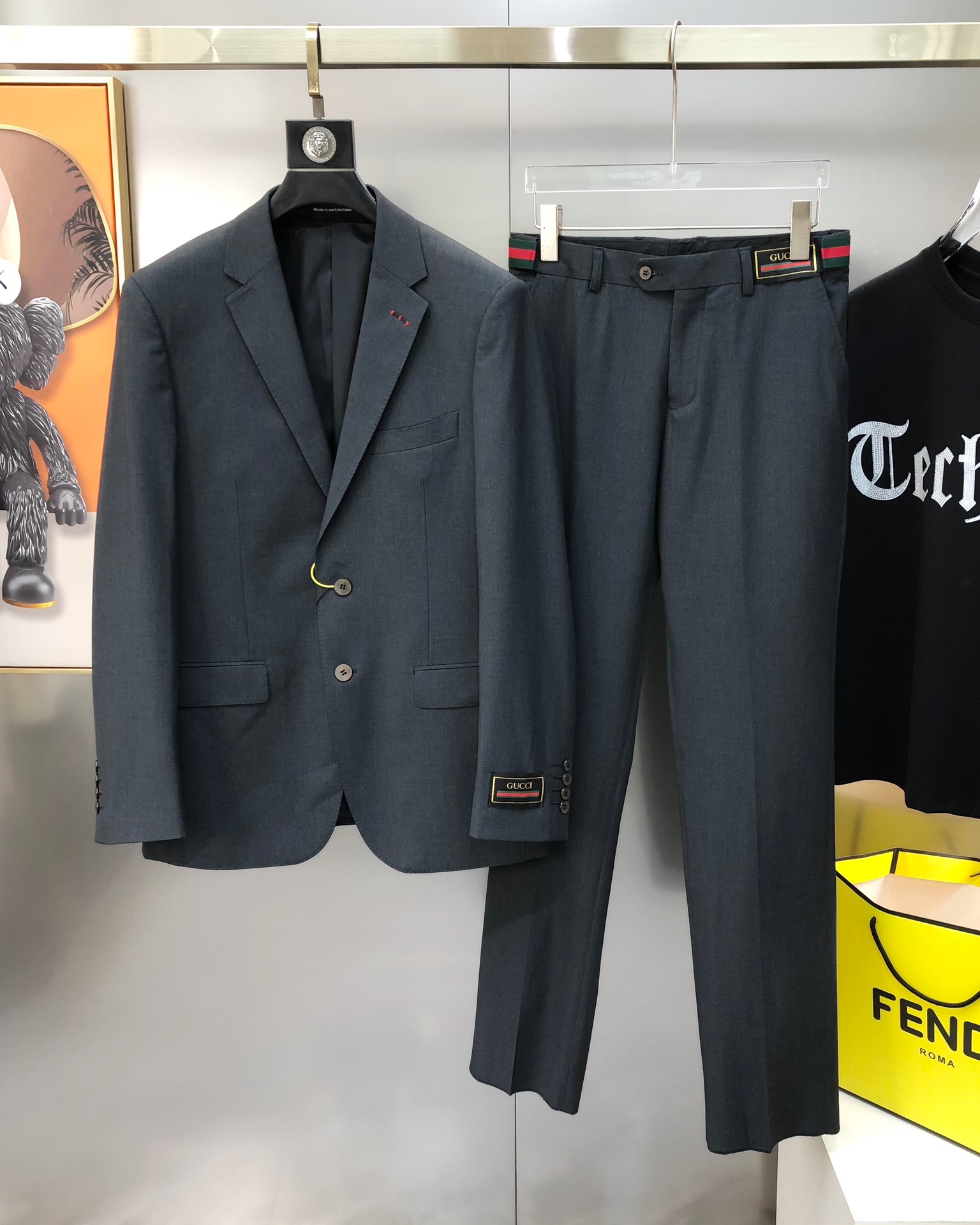 NO:728149,Support exchange after the year. Complete set of G*cci's new original men's business casual suit suit, suit jacket and trousers. Can be detached and sold simultaneously on the official website. High-end customization, fashionable and versatile. The popular model uses original imported polyester fiber innovative memory fabric. Master tailoring!  It feels soft and delicate, and the upper body is comfortable. The original imported lettering hardware and accessories are provided by the customer. The lines are smooth, the workmanship is exquisite, and the shape is awesome. It is very fashionable and handsome with any combination. Highly recommended!  Counter sizes 46-58=S-4XL (the largest size can fit about 200 pounds. Please state your height and weight when placing an order). Next day shipping. Dark grey, jackets & coats, business suits,19860909支持年后退换 整套 G*cci 古齐新款原单男士商务休闲西装套装 西服外套西裤 可拆开售卖官网同步售卖 高端定制 时尚百搭 爆款采用原版进口聚酯纤维创新记忆面料 大师级剪裁！手感柔软细腻 上身舒适 客供原版进口刻字五金辅料配件,线条流畅,工艺精致,版型超赞,随意搭配都非常时尚帅气强烈推荐哦！专柜尺码46-58=S-4XL（最大码可穿200斤左右 下单请报身高体重) 隔天出货 深灰色,,jackets & coats,business suit,,Men's clothing