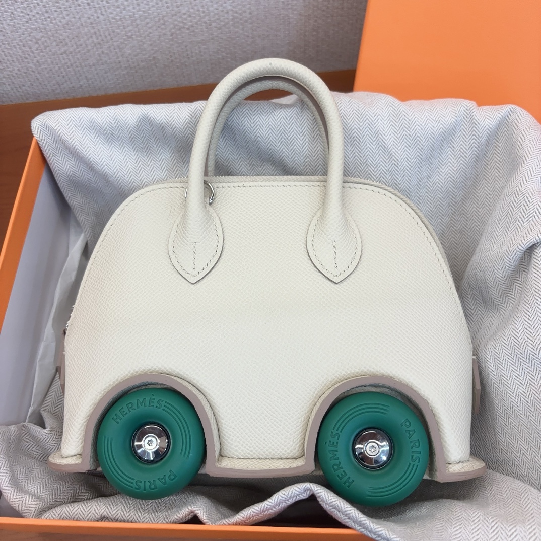 Hermès In stock: Bolide wheel bag milkshake color silver buckle