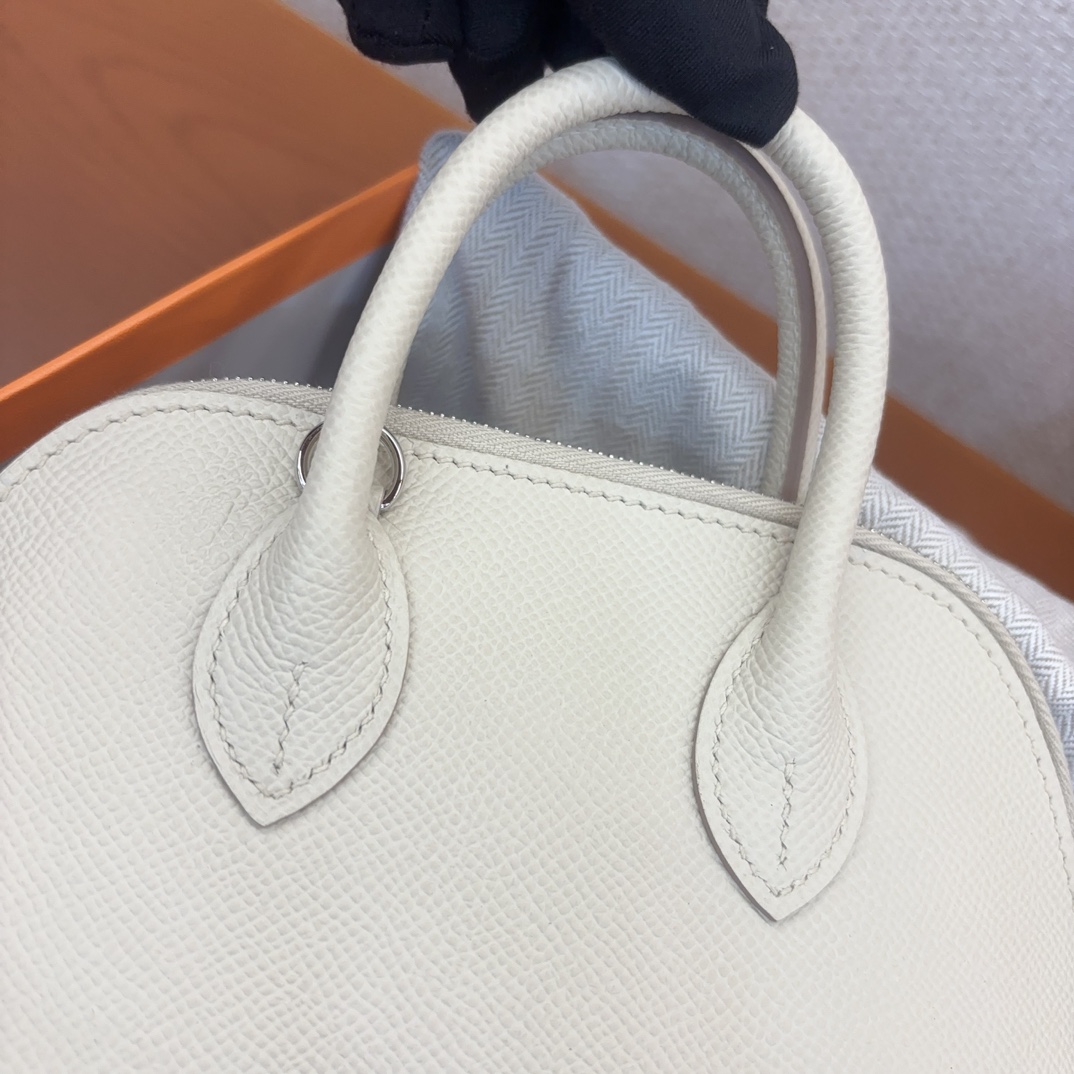 Hermès In stock: Bolide wheel bag milkshake color silver buckle
