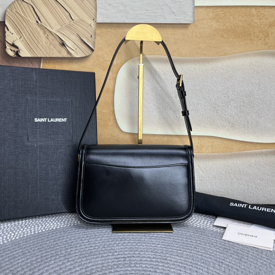 Alternative view of Handbag 832330 12847