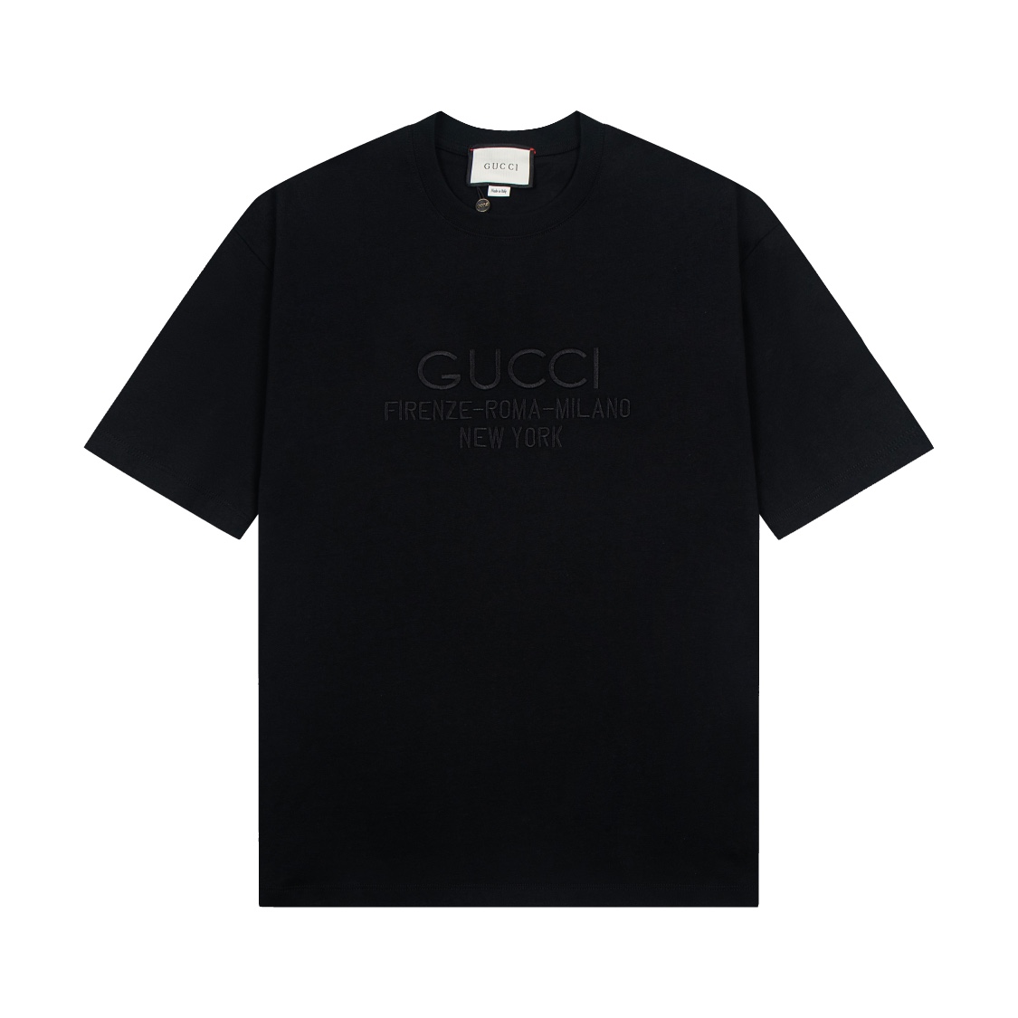 【顶级版本 官网品质】 -Gucci·古驰 𝟮𝟰𝘀𝘀 纯色Logo字母刺绣圆领短袖T恤 -购入原版开模打造，细节决定成败 -采用280g重磅100%纯棉 螺纹同缸定织定染零色差独家品质区别通货 欢迎对比 -辅料：三标齐全 OS落肩…