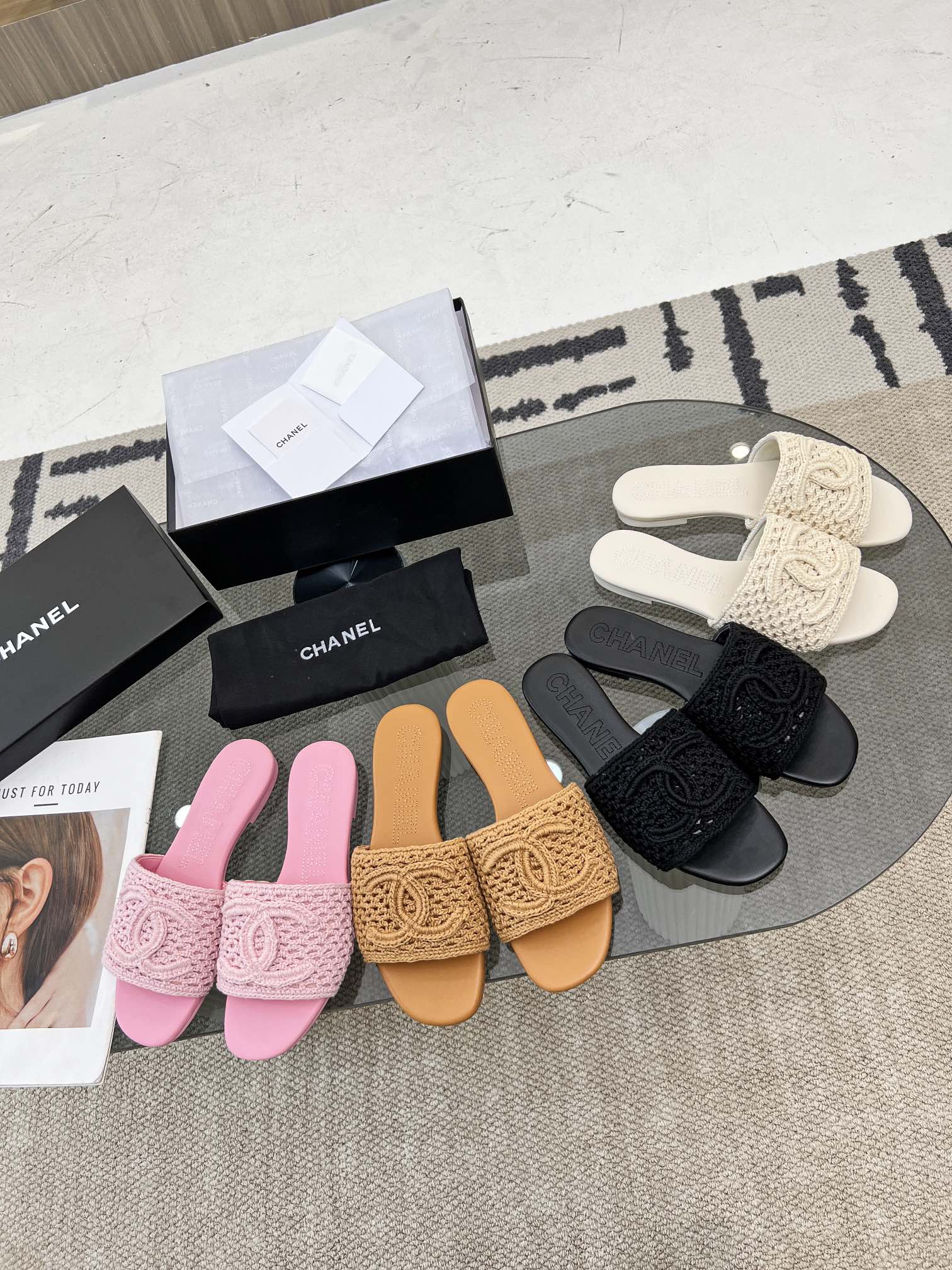NO:225557,Xiang Nai'er high-end handicraft workshop series, hand-woven slippers 35-43 rubber sole. Genuine leather sole, slippers, slippers19860909香 奈 儿高级手工坊系列,手工编织拖鞋35-43橡胶底.真皮底,拖鞋,slippers,Women's Shoes