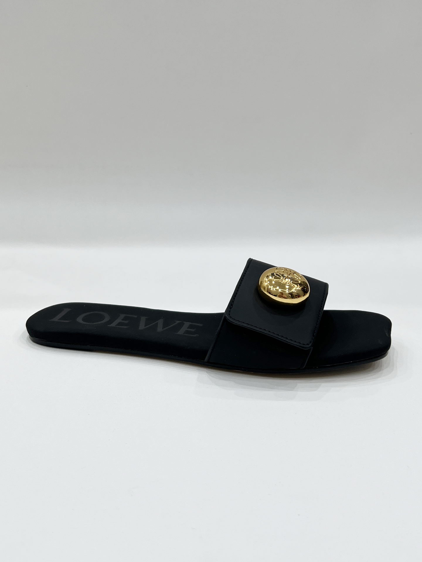 NO:650140,Loewe's new slippers 35-43. Rubber soles, genuine leather soles, slippers, loewe, slippers19860909罗意威新款的拖鞋35-43.橡胶底,真真皮底,拖鞋,loewe,slippers,Women's Shoes