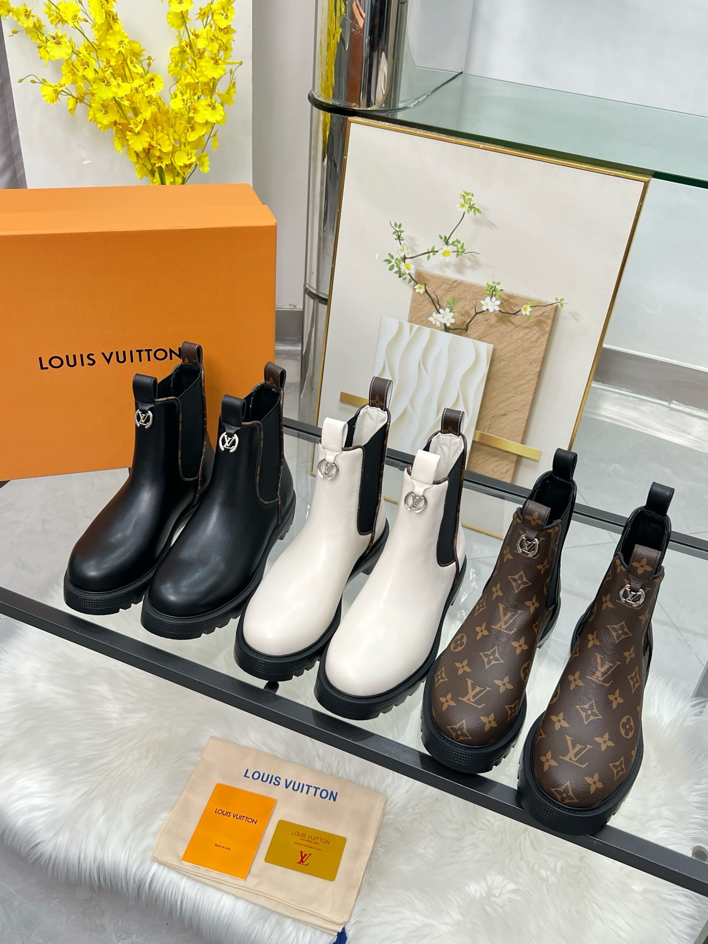 NO:650089,Lujia 2025 autumn and winter new style Cheersi cowhide short boots 35-41., boots, boots, cowhide19860909鹿家2025秋冬新款切儿西牛皮短靴35-41.,靴子,boots,cowhide,Women's Shoes