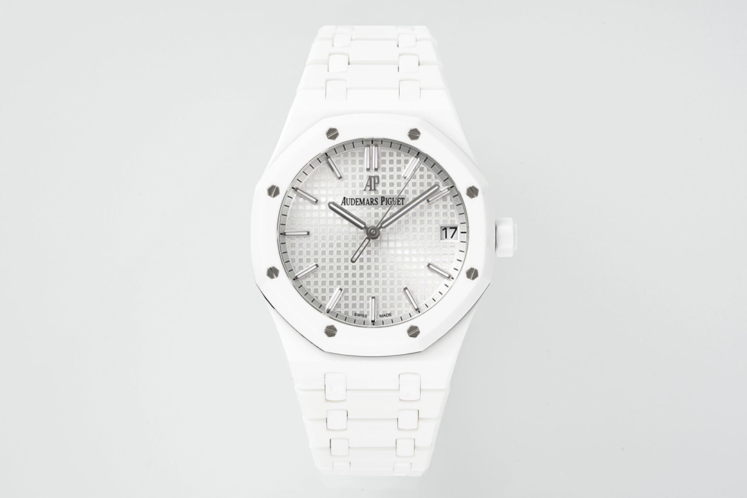 NO:386327,AS's new Audemars Piguet 15500 all-ceramic style has arrived. With the combination of ceramic material and the complex functions of cal.4302 all-in-one machine, it has become a model of craftsmanship and innovation. It not only continues the classic aesthetics of Royal Oak, but also breaks through the limitations of traditional materials. It can be regarded as a benchmark for modern high-end watchmaking. 1. Advantages of ceramic material. High hardness and scratch resistance are made of precision ceramics (such as zirconia). The hardness is far beyond stainless steel. It is not easy to cause scratches in daily wear and maintains a long-term gloss. Lightweight and comfortable to wear. Compared with the comfortable wearing, the metal material is lighter, which reduces the burden on the wrist and is suitable for long-term wear. Anti-allergic and corrosion-resistant ceramics have stable chemical properties, which are not easy to cause skin sensitivity, and are resistant to sweat and corrosion. The unique texture surface has been polished or matte to present a deep luster or low-key texture. A total of three colors of black and white and rare blue are launched. 2.  Case and strap design Integrated structure AS case and strap seamlessly connect, continuing the Royal Oak iconic octagonal bezel and the 'Taisserie' plaid dial, and the ceramic material gives a modern feel. Complex craft AS uses ceramic sintering and molding with extremely high difficulty, requiring precise control of temperature and pressure, low yield, highlighting technical strength. Detailed treatment The strap links are chamfered and polished, with soft edges, and fit the wrist; the case thickness is about 10.5 mm, taking into account complex craftsmanship and wear comfort. As is only for fine products, audemars19860909AS新品爱彼15500全陶瓷款式全新到货,凭借陶瓷材质与cal.4302一体机复杂功能的结合,成为工艺与创新的典范,既延续了皇家橡树的经典美学,又突破传统材质限制,堪称现代高级制表的标杆之作 1. 陶瓷材质的优势 高硬度与抗刮耐磨采用精密陶瓷（如氧化锆）制成,硬度远超不锈钢,日常佩戴不易产生划痕,保持长久光泽. 轻量化与佩戴舒适相比金属材质更轻盈,减轻腕部负担,适合长时间佩戴. 抗过敏与耐腐蚀陶瓷化学性质稳定,不易引起皮肤敏感,且抗汗水和腐蚀. 独特质感表面经精细抛光或哑光处理,呈现深邃光泽或低调质感,一共推出三款配色黑色白色和稀有的蓝色 2. 表壳与表带设计 一体式结构AS表壳与表带无缝衔接,延续皇家橡树标志性八角形表圈和“Taisserie”格纹表盘,陶瓷材质赋予现代感. 复杂工艺AS采用陶瓷烧结成型难度极高,需精准控制温度与压力,成品率低,凸显技术实力. 细节处理表带链节经倒角抛光,边缘柔和,佩戴贴合手腕；表壳厚度约10.5毫米,兼顾复杂工艺与佩戴舒适性. As出品只为精品,,audemars,Watch