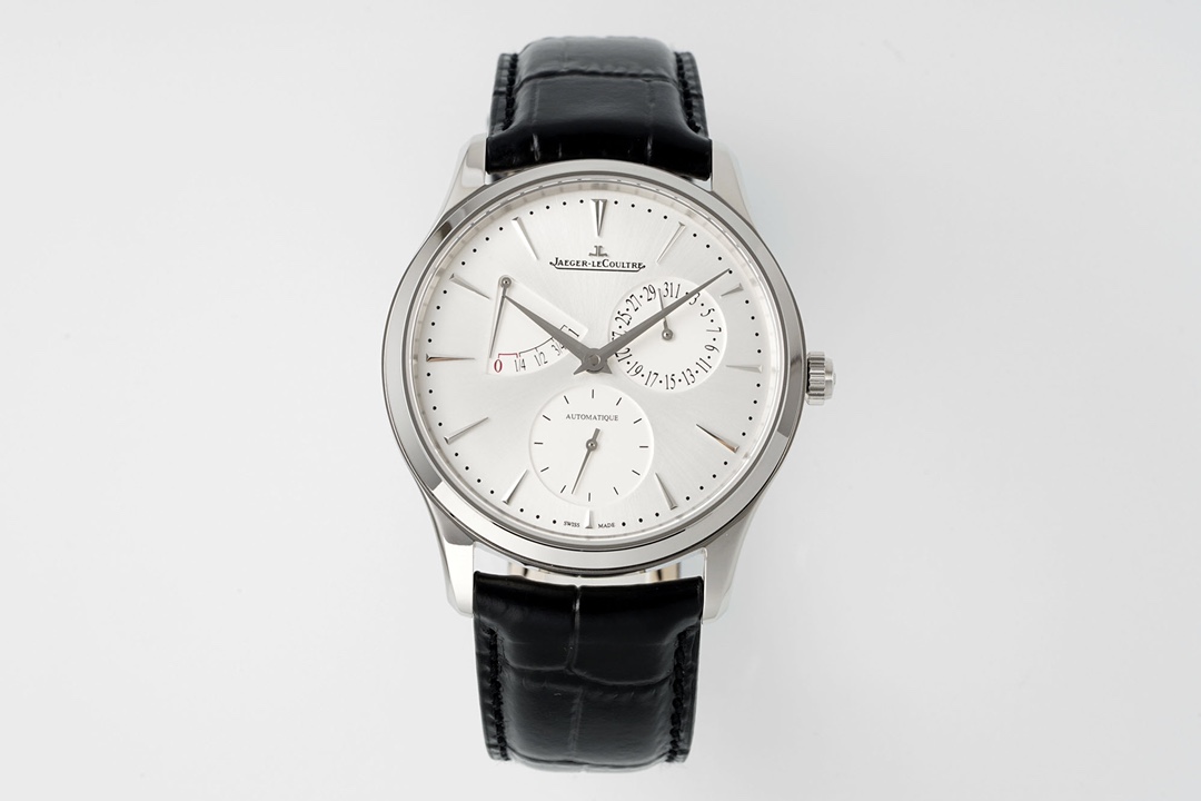 NO:586529,APS's new product, the Jaeger-LeCoultre Master Series 1272510, is a harmonious movement of tradition and modernity. The Master Ultra Thin small seconds watch is a stainless steel model with an 8.1 mm thick precision case (39 mm in diameter), which contains the ultra-thin Dandong integrated movement 896. This self-winding mechanical movement accurately indicates hours, minutes, and small seconds.  1 The two and a half hands of the new Master series are made of the original 896 all-in-one machine with a new one-to-one mold (not modified), and are ultra-thin at only 8.1 mm. 2 The simple and exquisite dial adopts a three-dimensional logo, and the dial enamel is exquisite and delicate, with the iconic radial pattern. 3 The hands use the same yin and yang needles as the original, half brushed and half polished. The strap is made of imported calfskin, and the one-touch quick-release strap buckle is more convenient. APS is produced only for the better!  ,,jaeger-lecoultre,cowhide19860909APS新品积家大师系列1272510,传统与现代的和谐乐章.Master Ultra Thin 超薄大师系列小秒针腕表精钢款搭配 8.1 毫米厚的精密表壳（直径 39 毫米）,内载超薄丹东一体机896机芯.此自动上链机械机芯精准指示时、分、小秒. 1全新大师系列两针半采用原装一致的896一体机新一比一开模（非改),超薄仅仅8.1毫米 2简约精致的表盘采用立体式logo,表盘搪瓷精致而细腻,带有标志性的放射纹 3指针与原装一致采用阴阳针,一半拉丝一半抛光,表带采用进口小牛皮,一键式快拆表带表扣更加便捷 APS出品只为更好！,,jaeger-lecoultre,cowhide,Watch