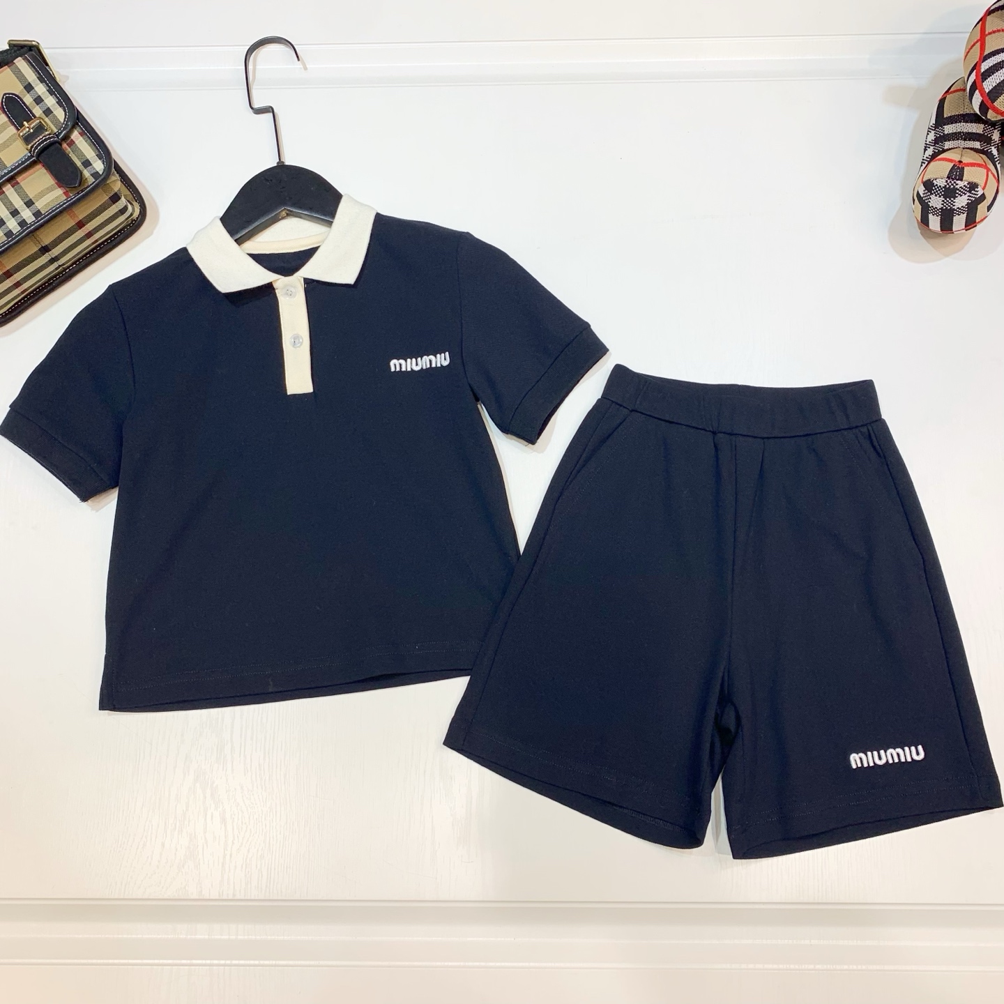 ❤️无少 Talla: 100-150 @188 MIUMI*寥*2025 Verano Nuevo Conjunto Polo para Niños, Tejido de Perlas, Calidad Original, Busque…