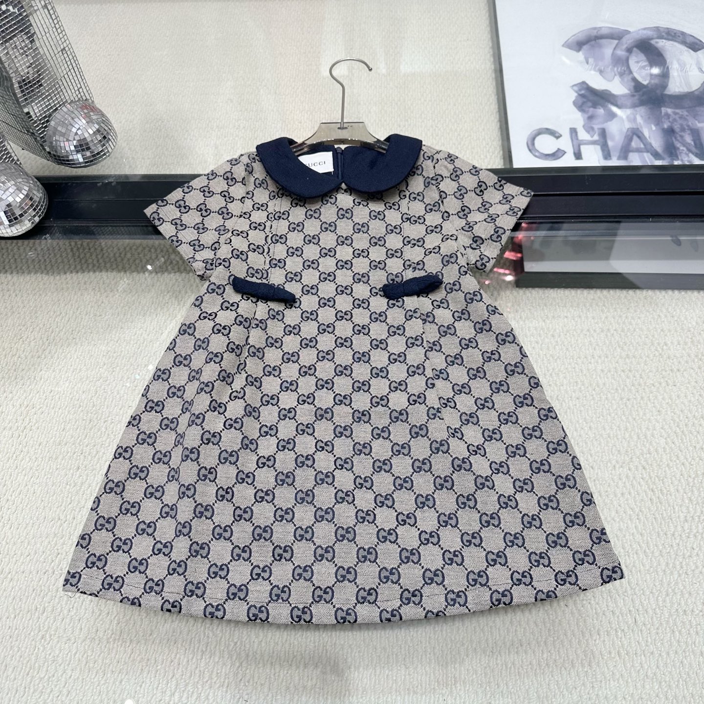 Nuevo 💗 Talla: 100-110-120-130-140-150 cm @159 yuanes sin descuento. Modelo clásico de gucci, vestido de manga corta c…