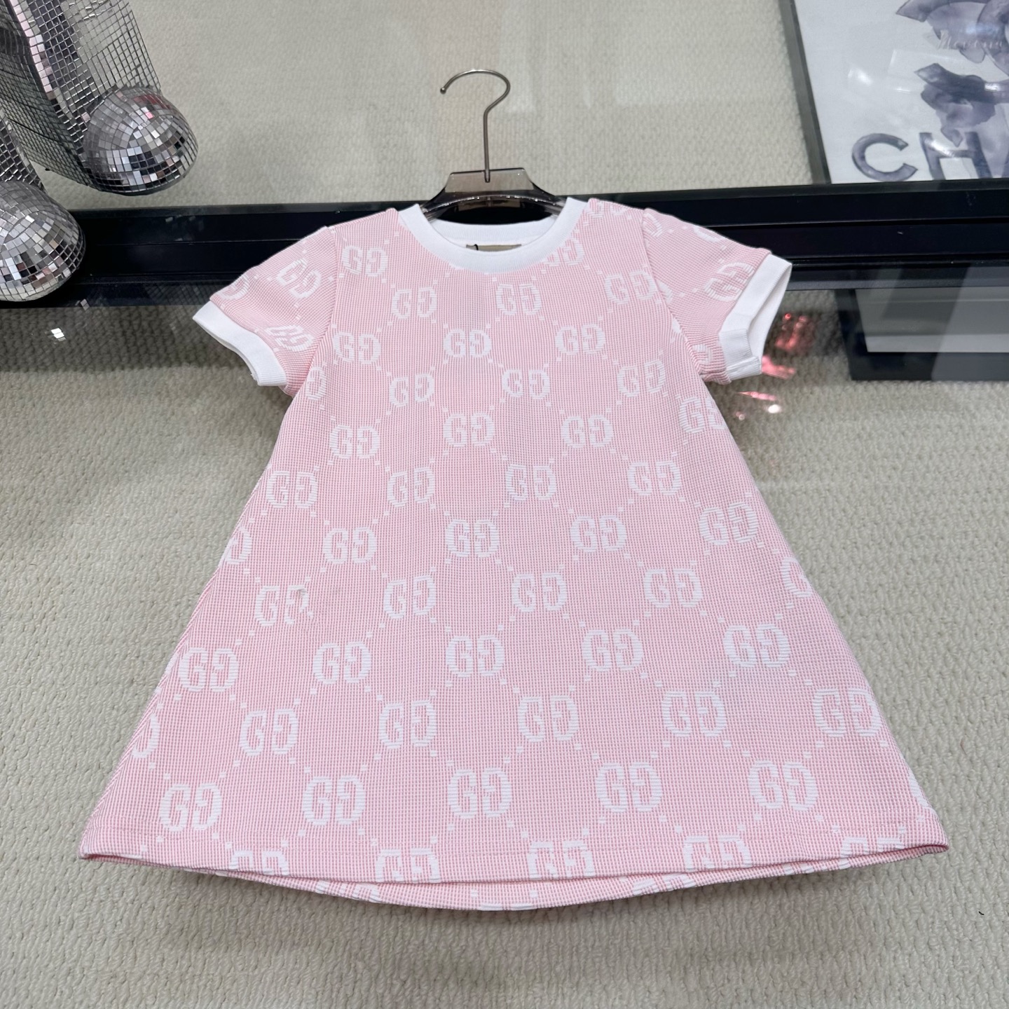 Nuevo 💗 Lanzamiento de nueva versión 2026 Talla: 90-150 cm @128 yuanes sin descuento. Estampado de letras en rosa, un …