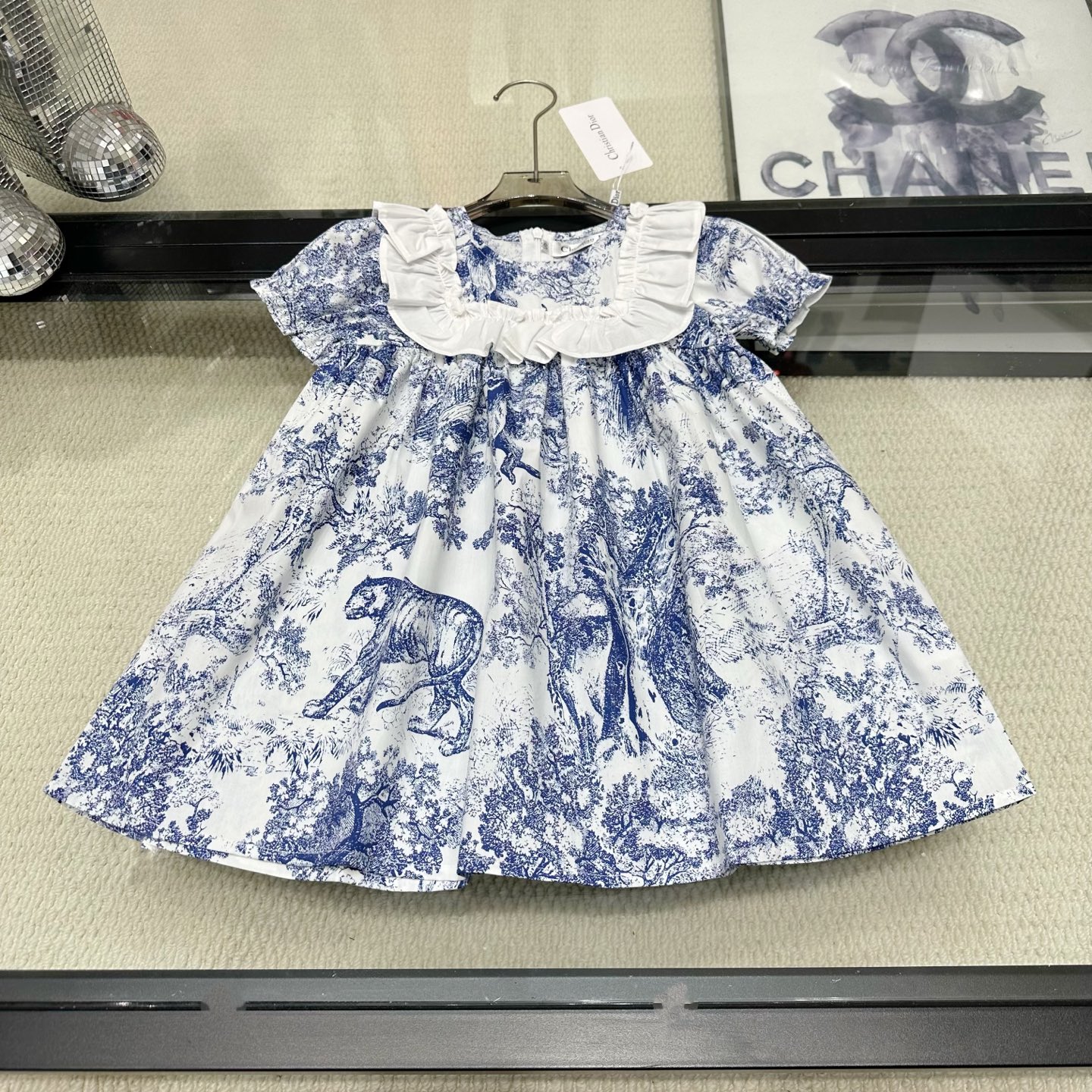 Nuevo 💗 Tallas: 80-150 cm @ 128 yuanes sin descuento. Nuevo vestido de niña dior con diseño de flores, clásico, casi t…