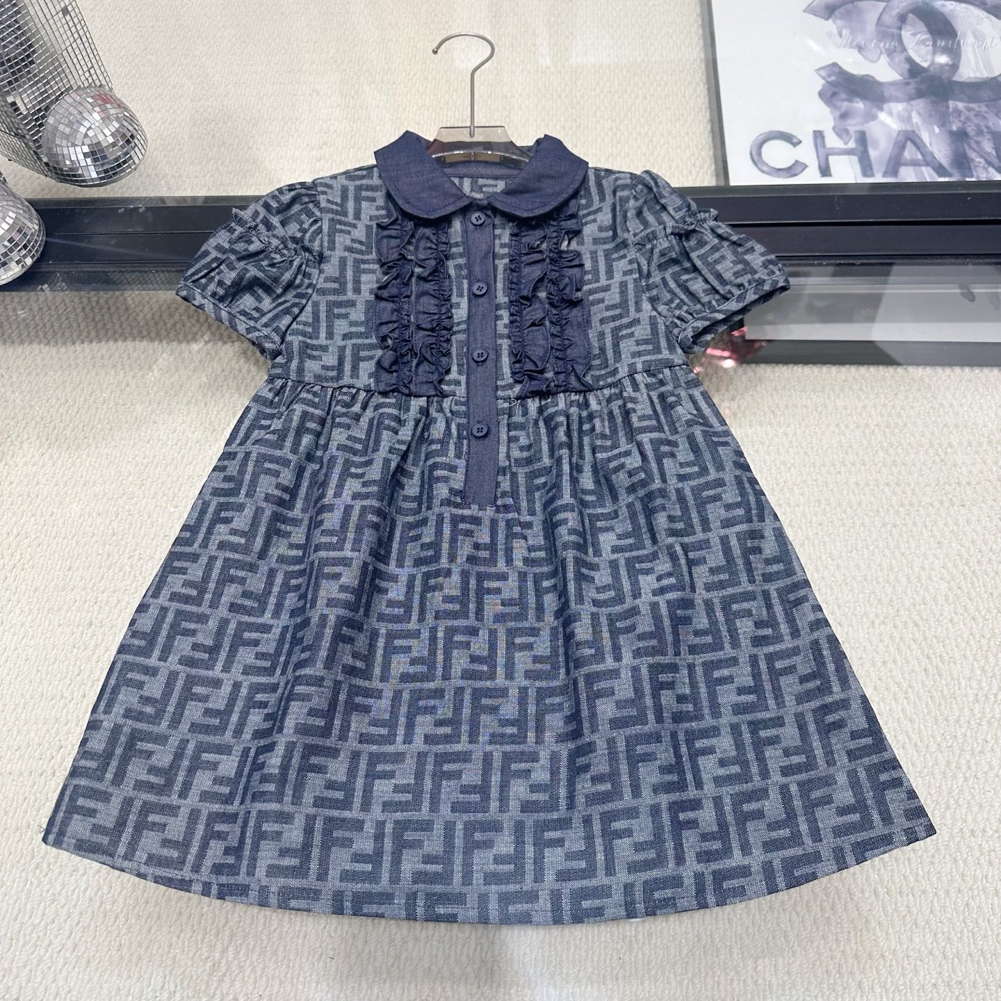 Novedad 💗 Tallas: 100-150cm @ @138 yuan sin descuento Vestido vaquero de niña con estampado lavado, nueva temporada de…