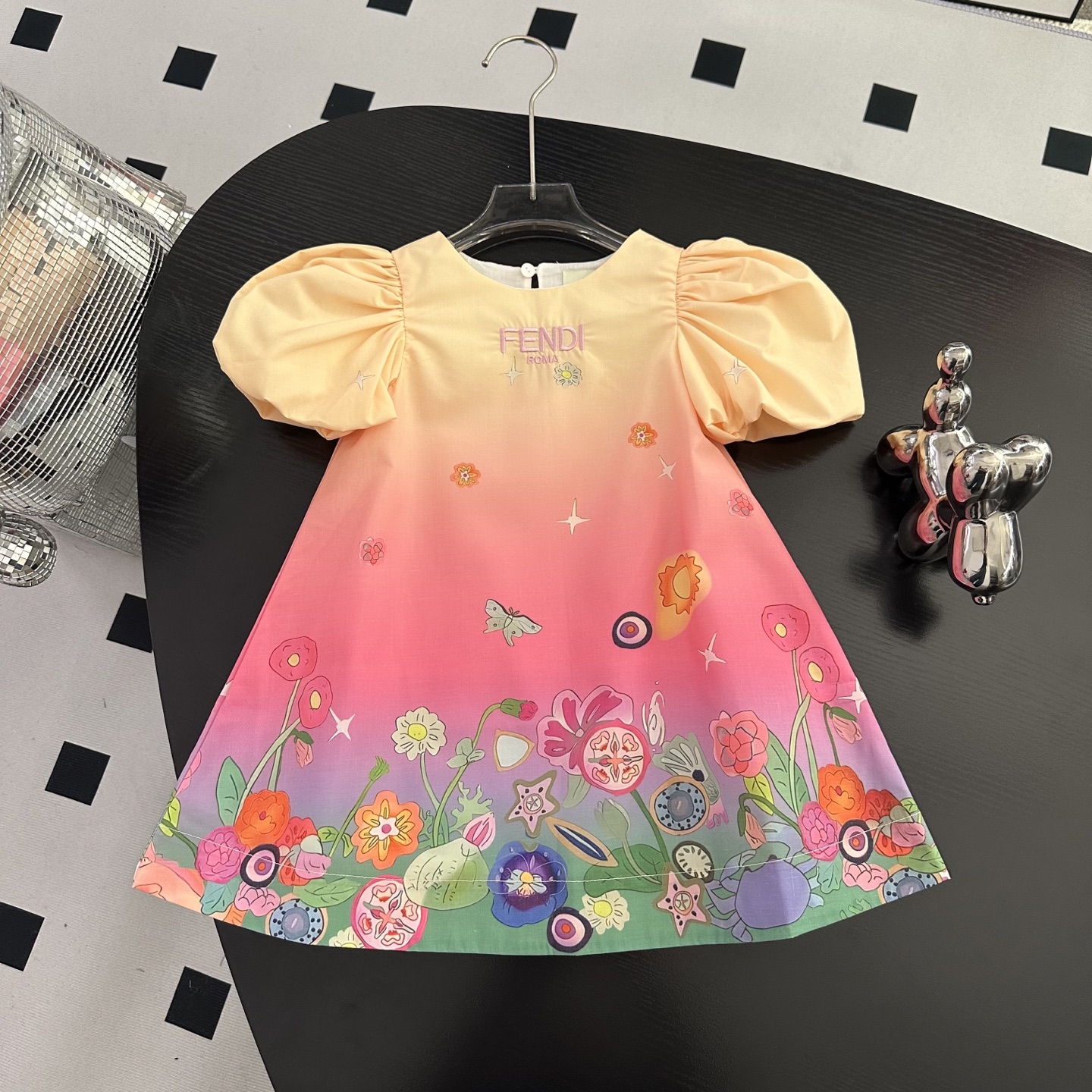 NO:769868,New in stock. Sizes 90-100-110-120-130-140-150-160cm. High quality. Available in stock!  FD children's classic puff sleeve dress, the upper body effect is super awesome!  100% pure cotton, the top feels soft and delicate, and the lining is pure cotton, high-end and elegant, it’s a good gift to keep for yourself!  ,clothes,skirts,19860909上新现货 尺码90-100-110-120-130-140-150-160cm 高品质元无少 现货！FD儿童经典泡泡袖连衣裙,上身效果超级赞！ 百分百纯棉,上衣手感柔软细腻 , 内里纯棉,高端又大气,送人自留都不错！,衣服,skirts,,Children's