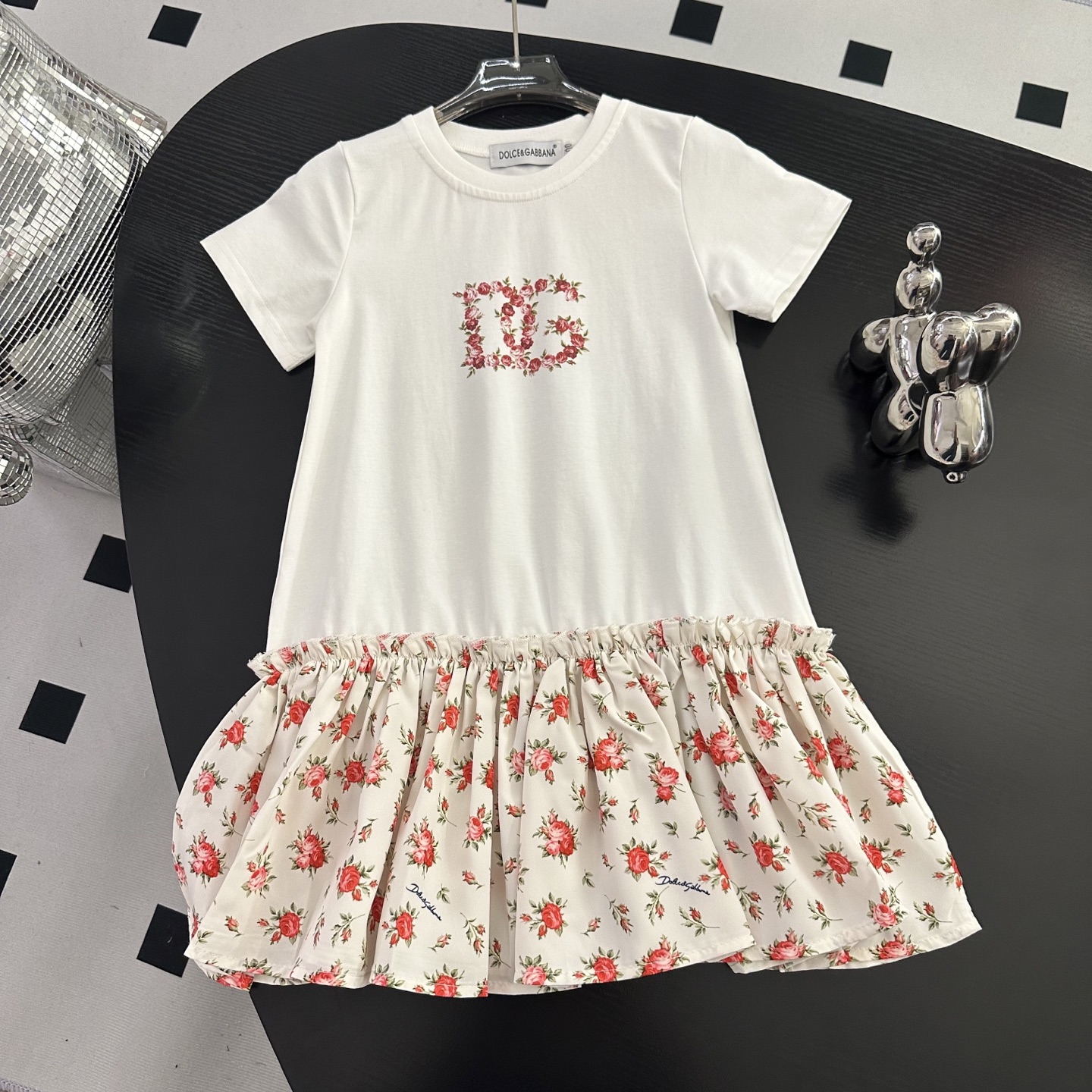 NO:769913,New arrival, size 90-150cm, DG2026 new style, ready for sale. DG counter new splicing dress, pure cotton material, high-definition digital printing, very delicious colors, comfortable and breathable upper body. First-class workmanship, clothes, skirts,19860909上新 尺码90-150cm DG2026新款 现货发售 DG专柜新款拼接连衣裙,纯棉材质 高清数码印花 颜色非常鲜美,上身舒适透气. 做工一流,衣服,skirts,,Children's